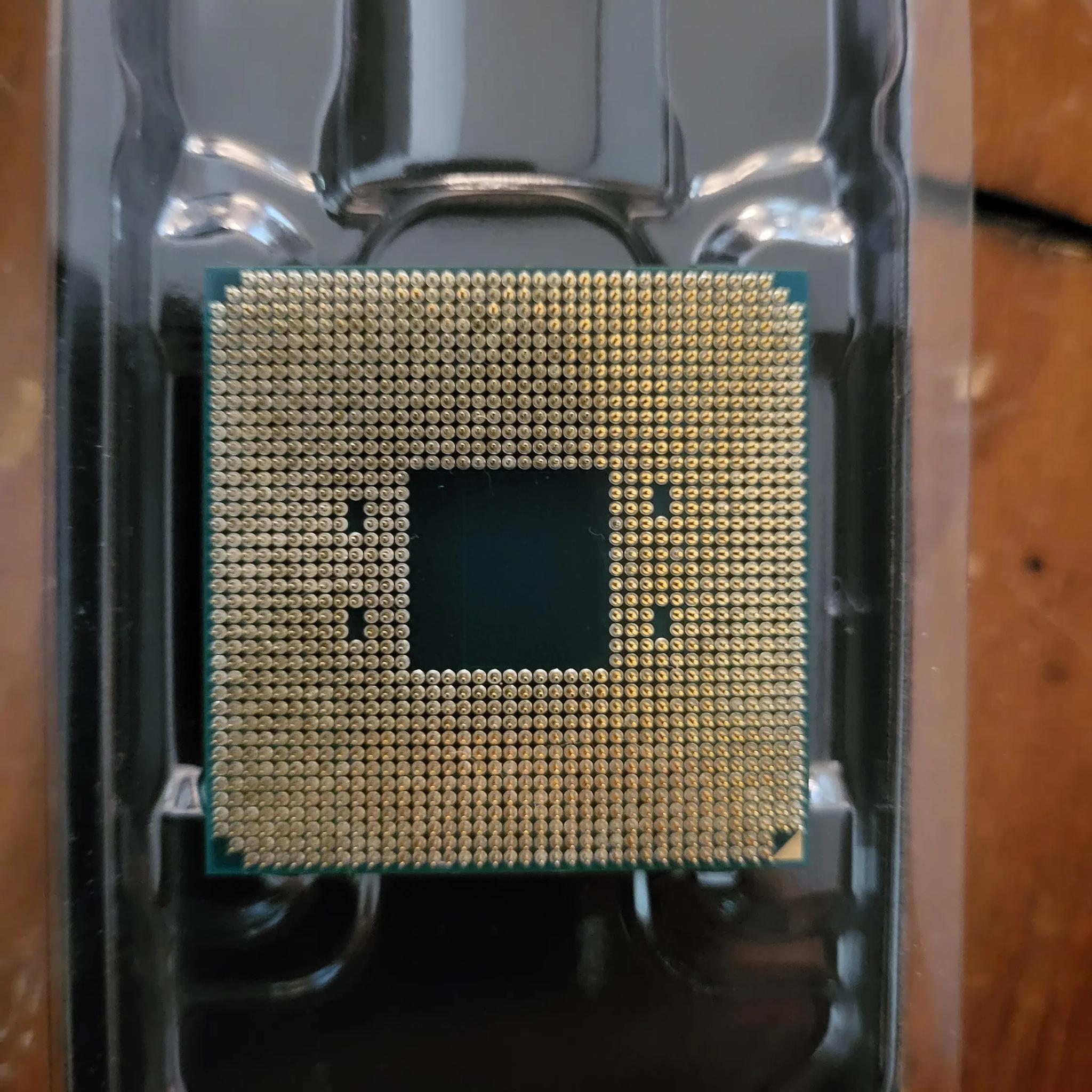 AMD Ryzen 7 3700X 8-Core, 16-Thread Unlocked Desktop Processor with Wraith Prism Cooler