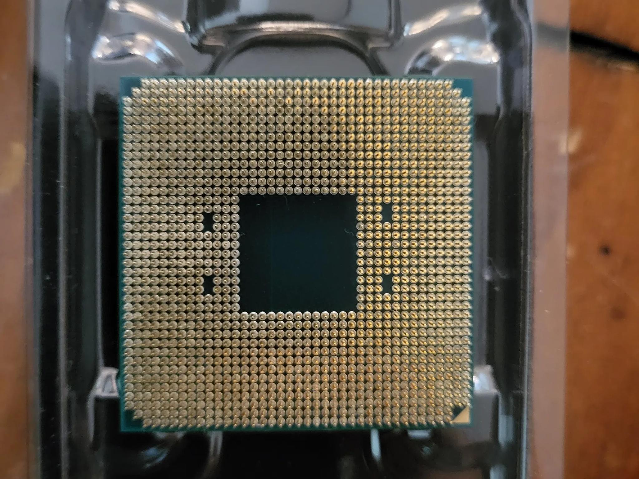 AMD Ryzen 7 3700X 8-Core, 16-Thread Unlocked Desktop Processor with Wraith Prism Cooler