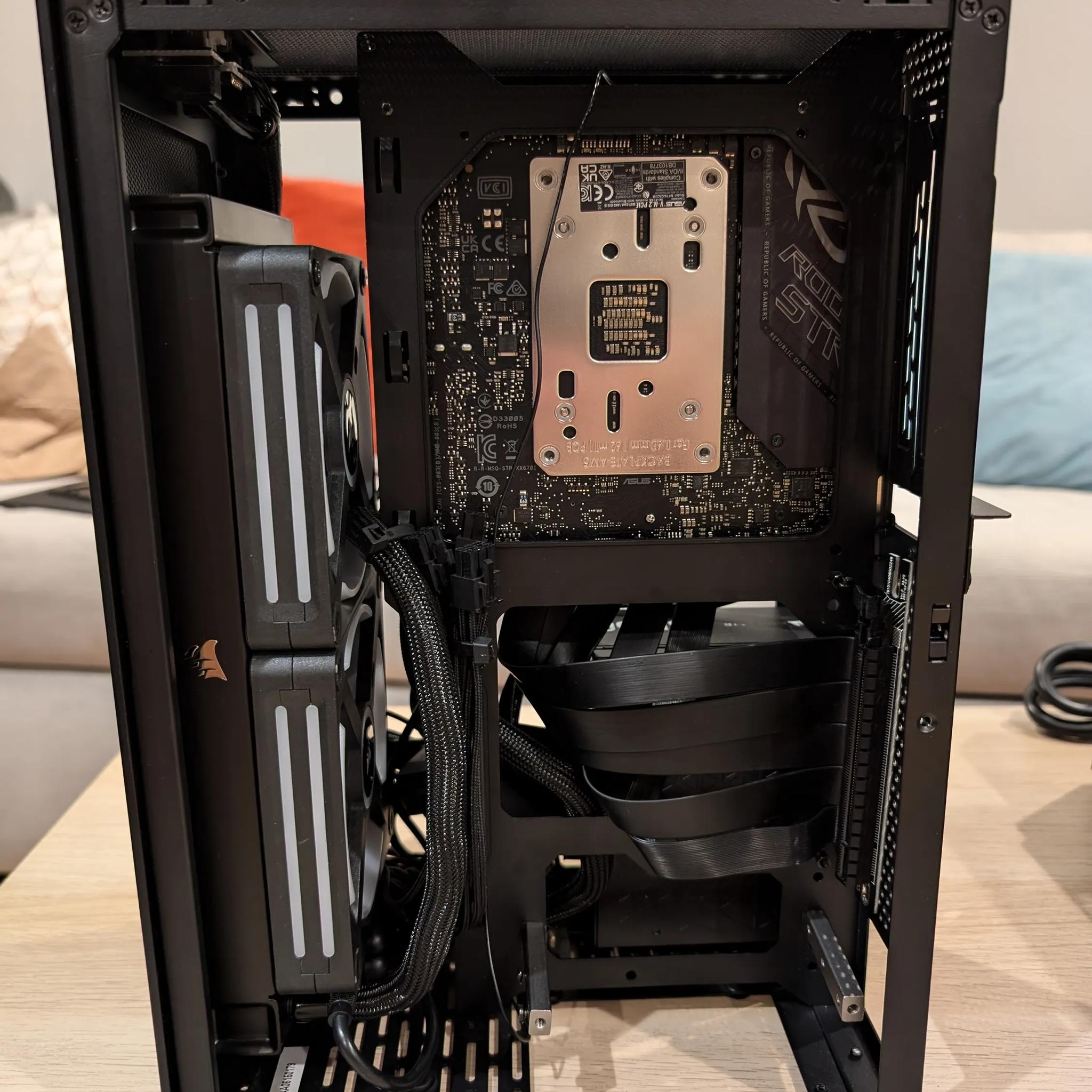 Mini-ITX SFF Ryzen 9 7950X, 64GB RAM 6000MHz , 850watt SFF PSU