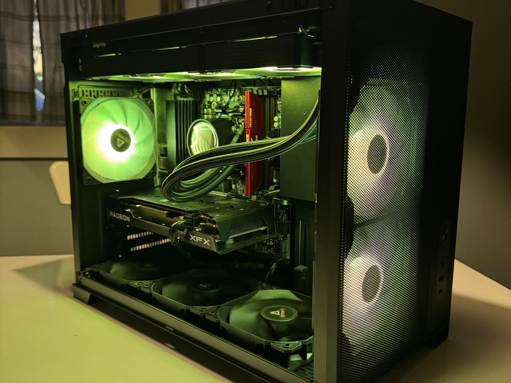 EmberStrike | Custom Gaming PC | RX 7600 - R5 8700F- 16GB Ram - 1TB SSD