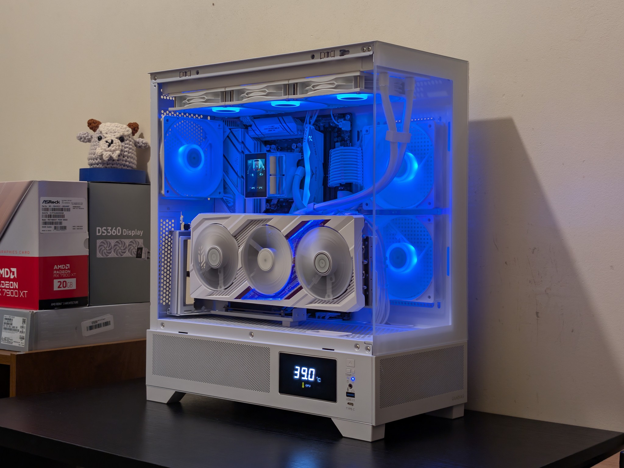 🤍🦢 4K Gaming Beast | RX 7900XT | Ryzen 7 7700X | 2TB SSD | 32GB RAM | WiFi 6 & Bluetooth 🦢🤍