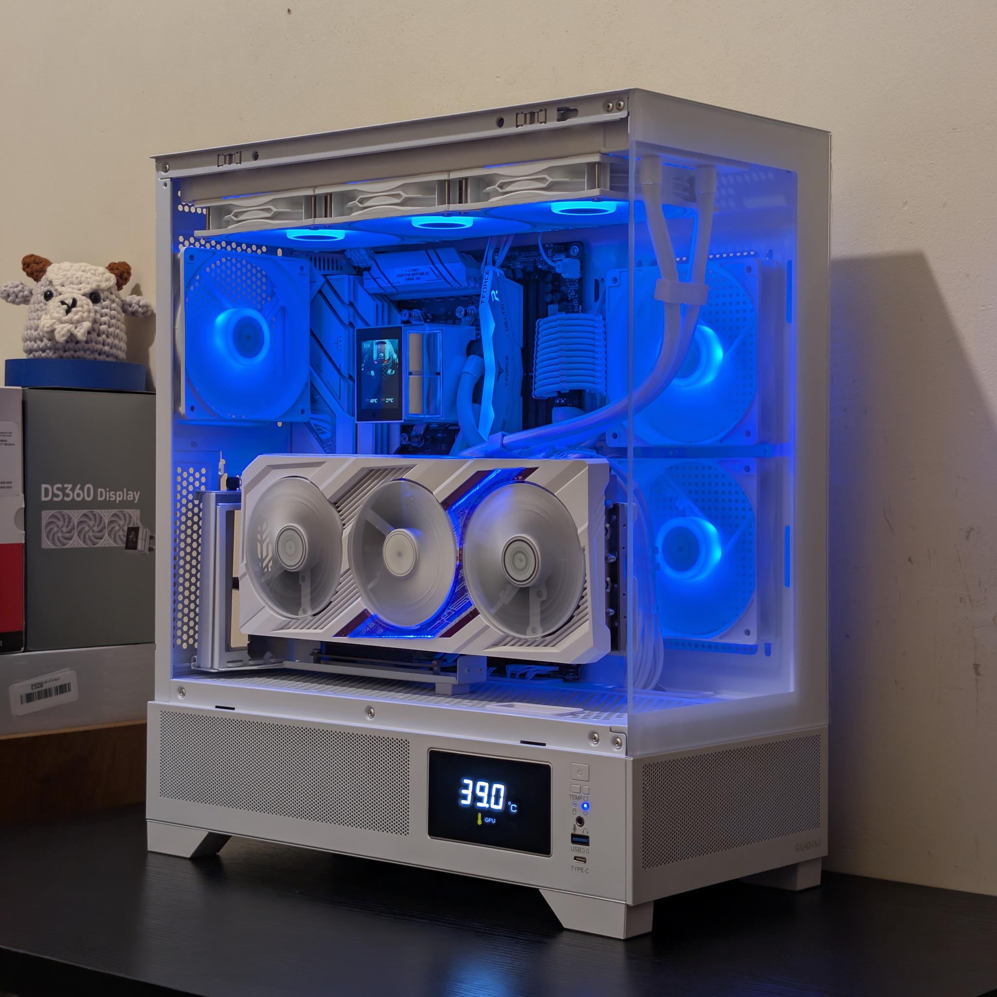 🤍🦢 4K Gaming Beast | RX 7900XT | Ryzen 7 7700X | 2TB SSD | 32GB RAM | WiFi 6 & Bluetooth 🦢🤍