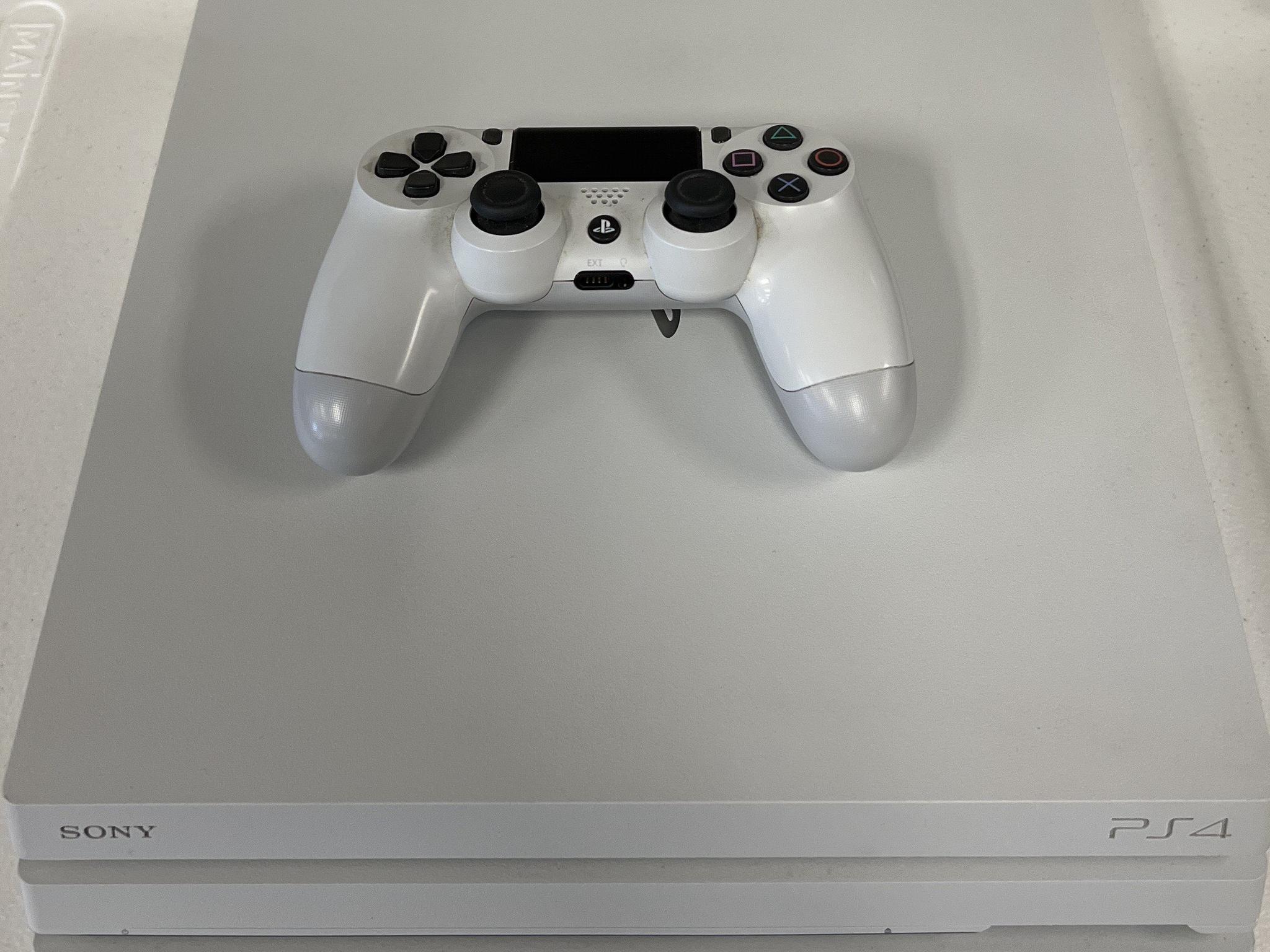 PS4 Pro Glacier White 1TB with power Cable and Controller