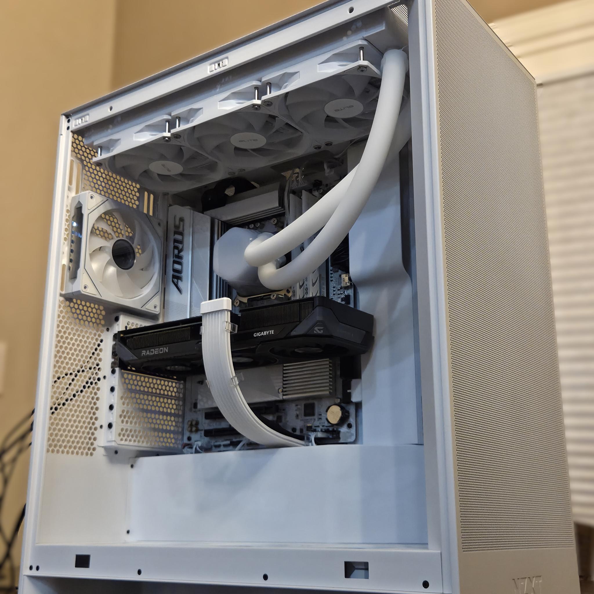 Cookies N’ Cream!🥛 7600X | 9060XT 16GB | 32GB DDR5 | 1TB Gen4 NVMe