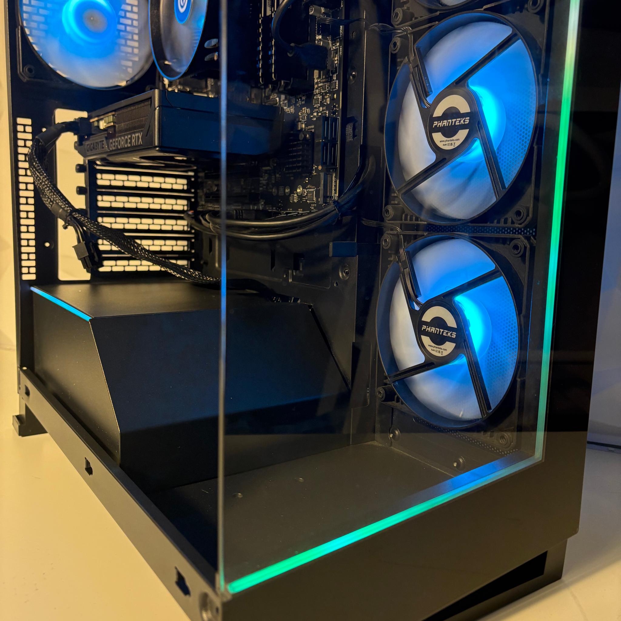 //Frost// Gaming PC - RTX 5060, Ryzen 5 5500, 32GB, 1TB - RGB, Wi-Fi, Bluetooth (By EXT PCs)