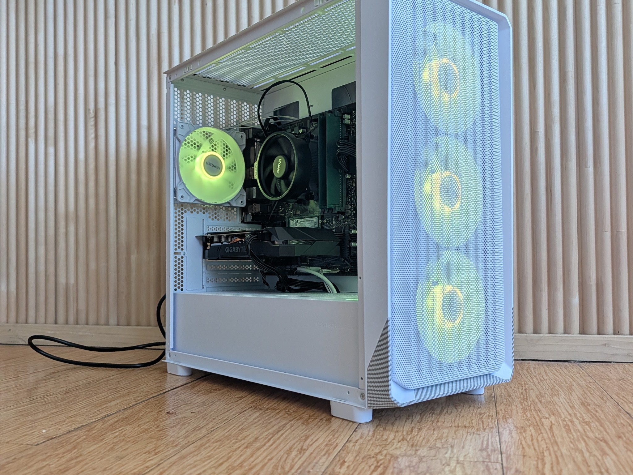Custom Mid-range gaming PC | RTX 2060 | R5 5500 | 16GB | 512GB |