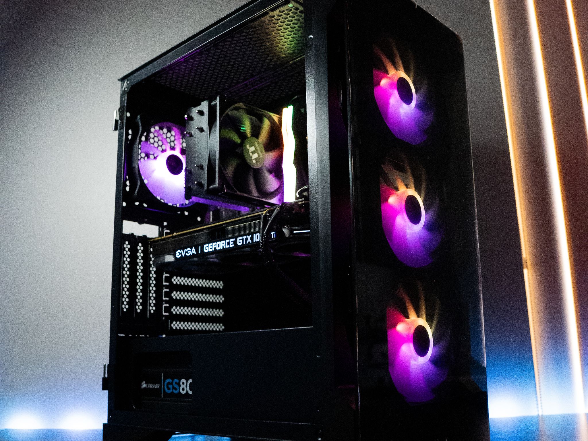 🌃🍬 | EVGA GTX 1080Ti 11GB | RYZEN 5 5600 | 16GB DDR4 RAM | 2TB | Night Candy