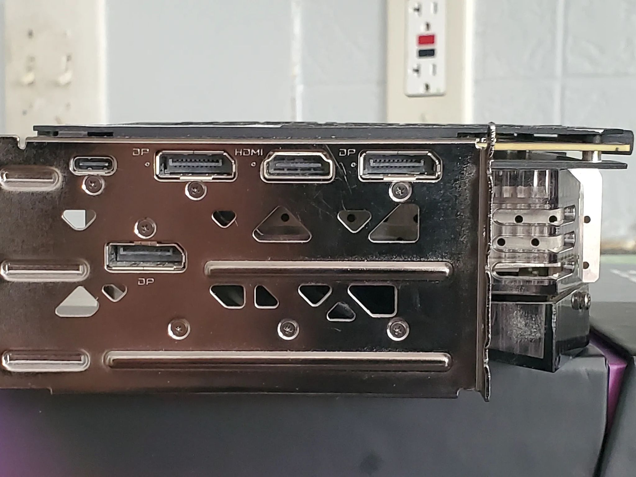 Like New EVGA GeForce RTX 2080 Ti FTW3 Ultra.