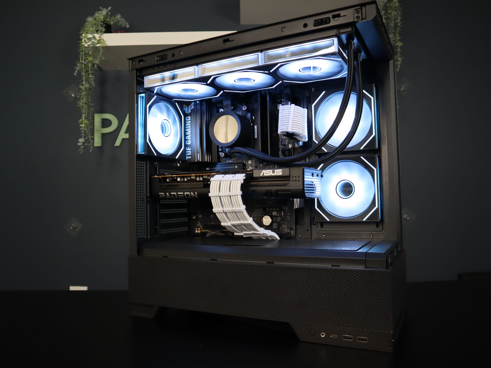 Radeon RX 9070 XT Custom Gaming PC - Ryzen 7 9800X3D, 32GB RAM
