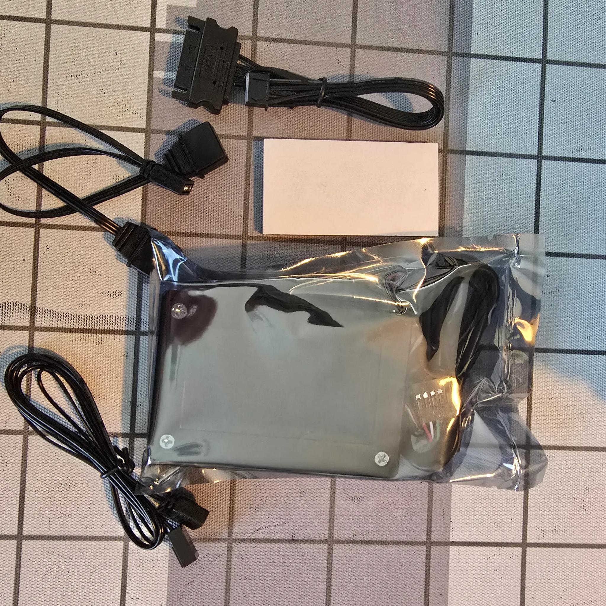 8 Lian-Li SL140mm UNI Fans