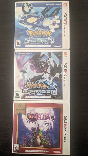 Nintendo 3DS XL, The year of Luigi 30th anniversary, 5 games + Essentials Pack 