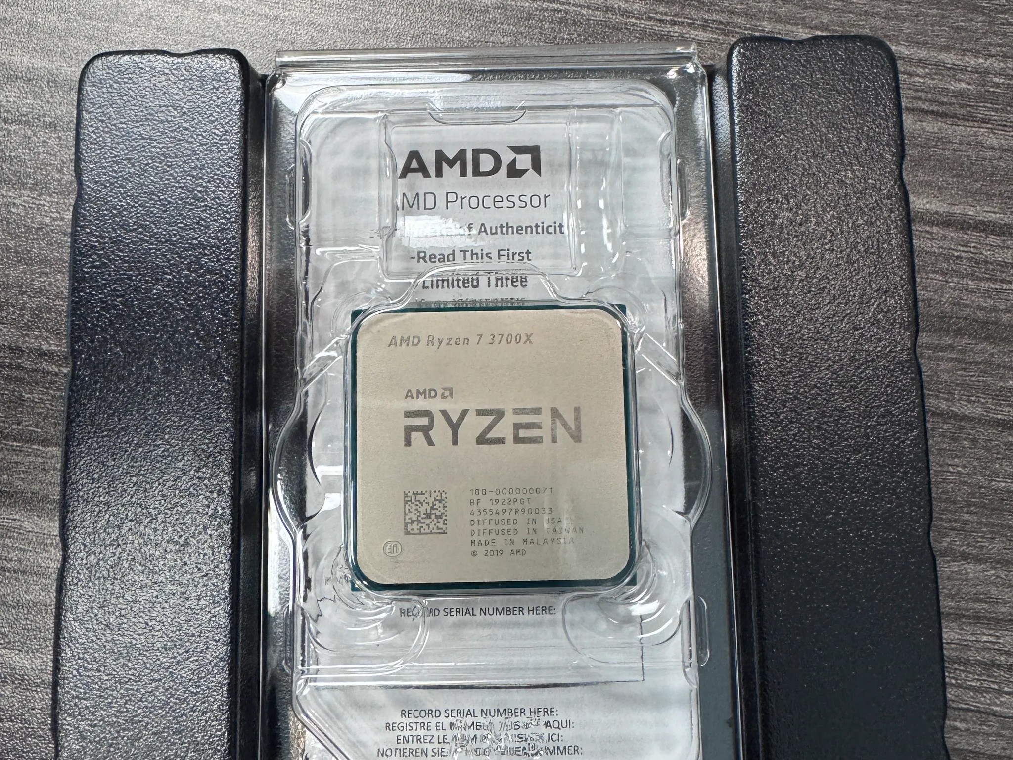 AMD Ryzen 7 3700X