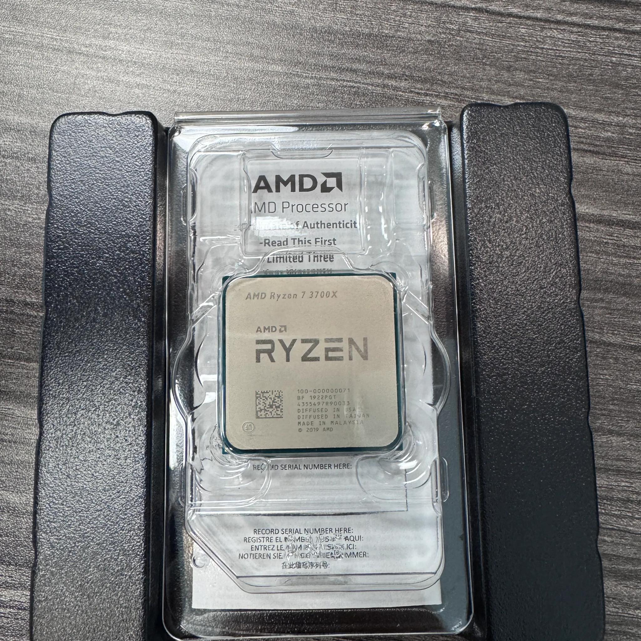 AMD Ryzen 7 3700X