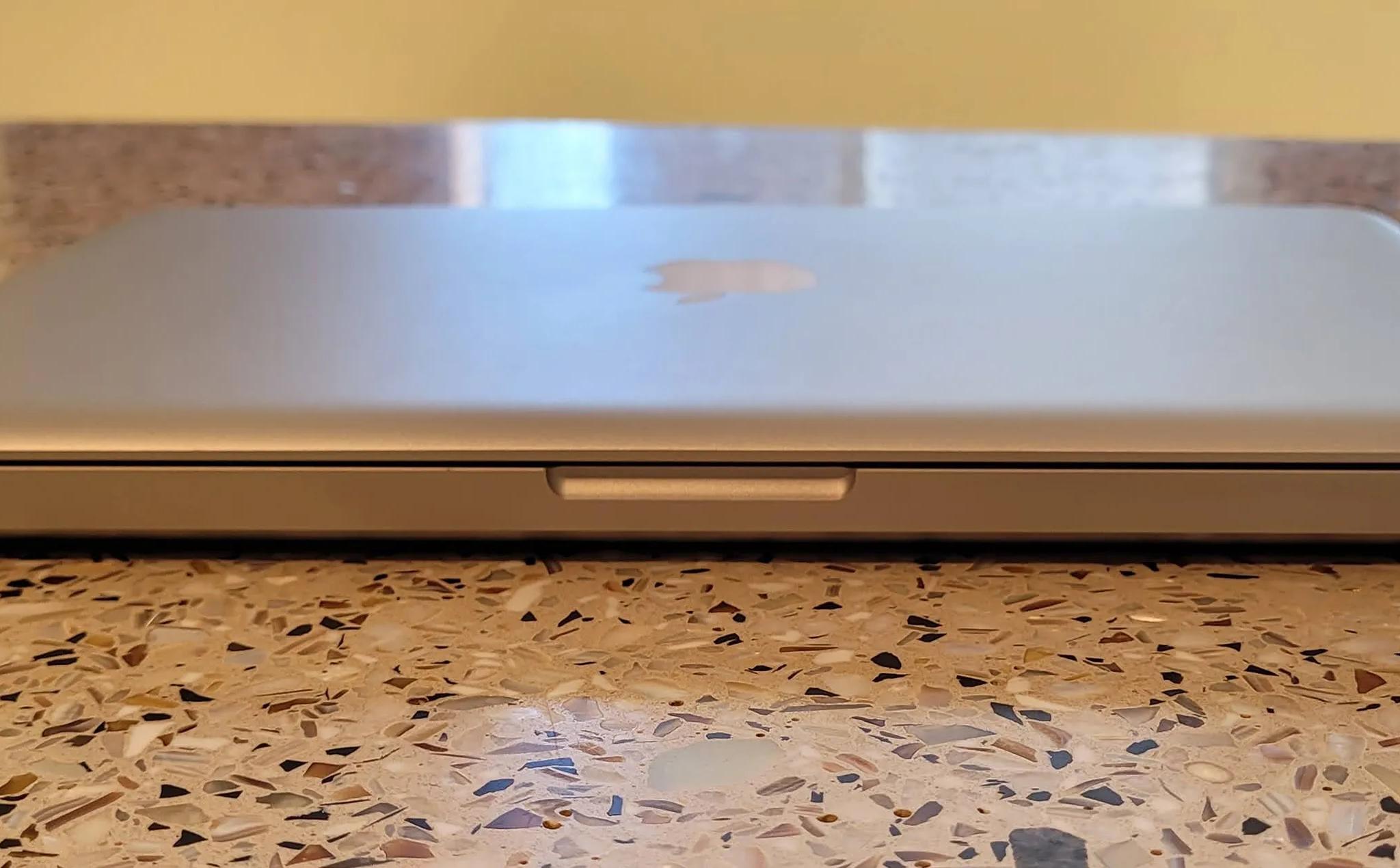 Early 2011 Unibody Macbook Pro Good Condition!