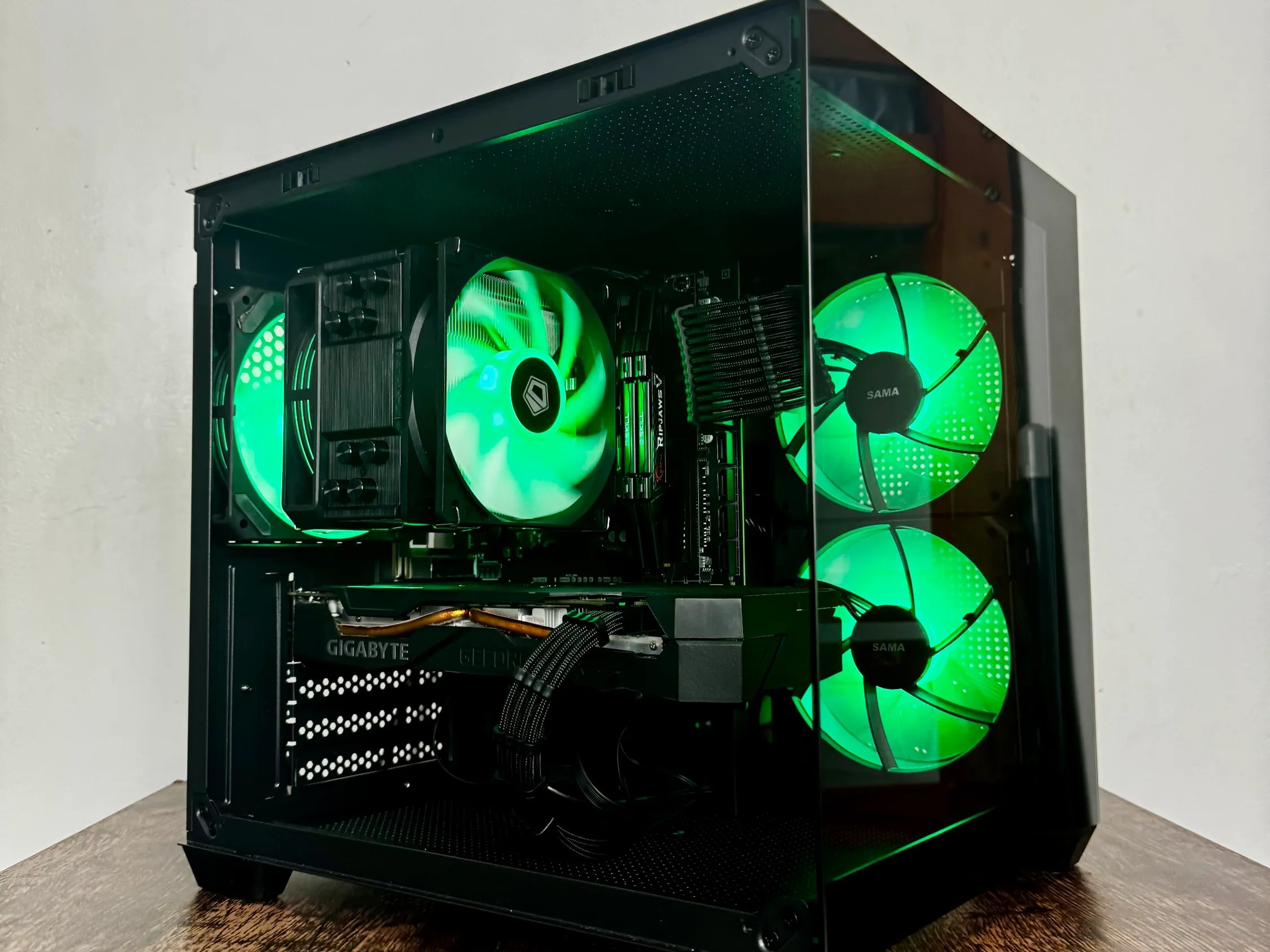 🖤Black🖤 Budget Gaming PC (Ryzen 5 2600 + RTX 2060 Super + 16gb Ram)