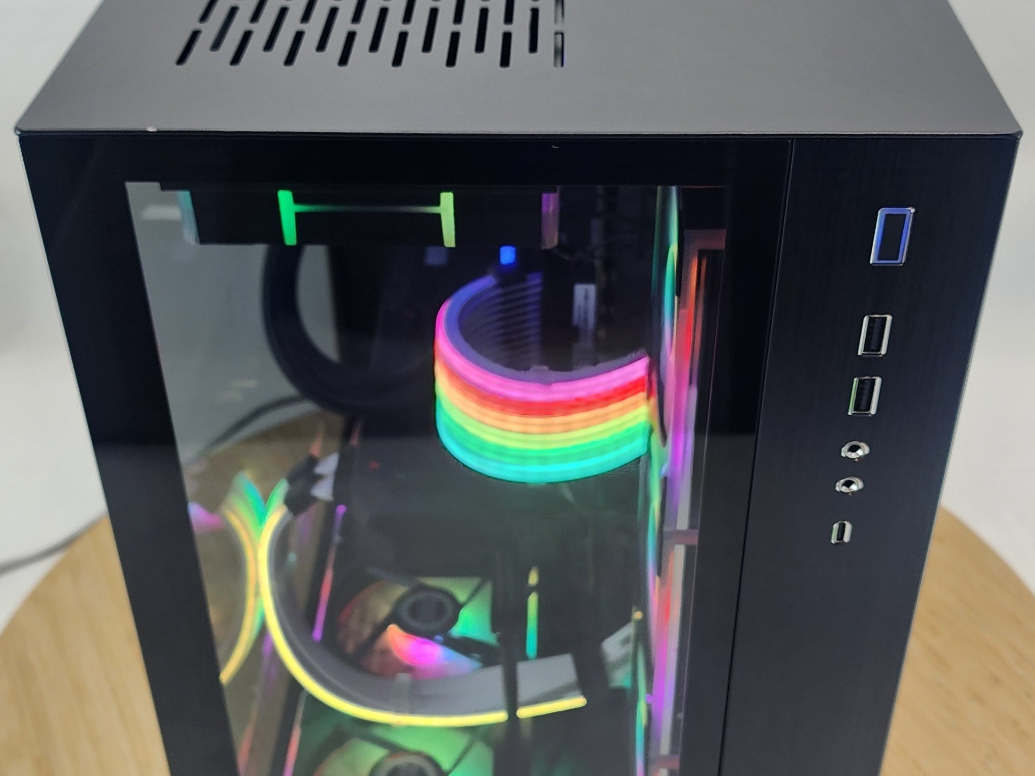 Gaming PC Ryzen 7 7800X3D 32GB RAM 2TB SSD RX 7900 XT 20GB Windows 11 Computer