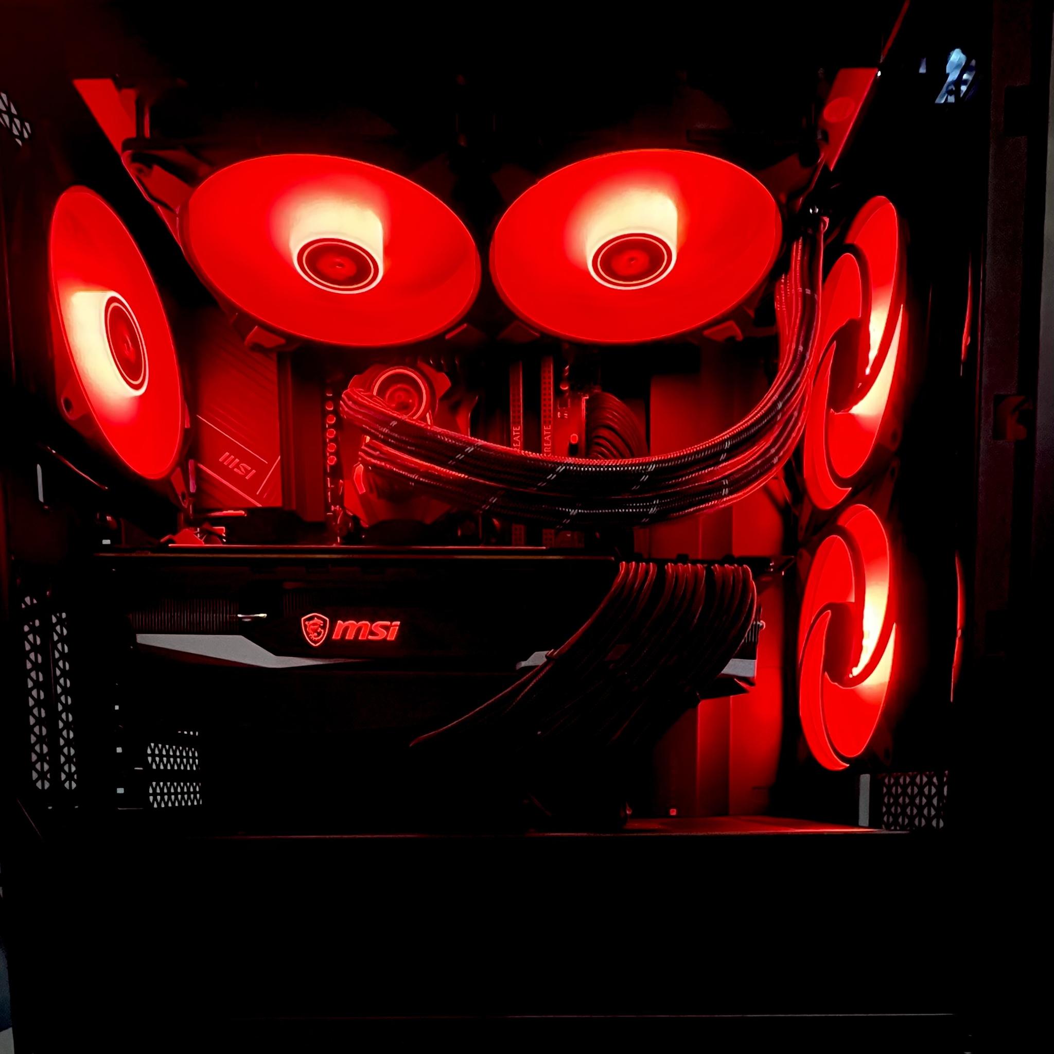 RX 7900 XTX w/ Ryzen 7 7700X - 4K Gaming PC with RGB Fans