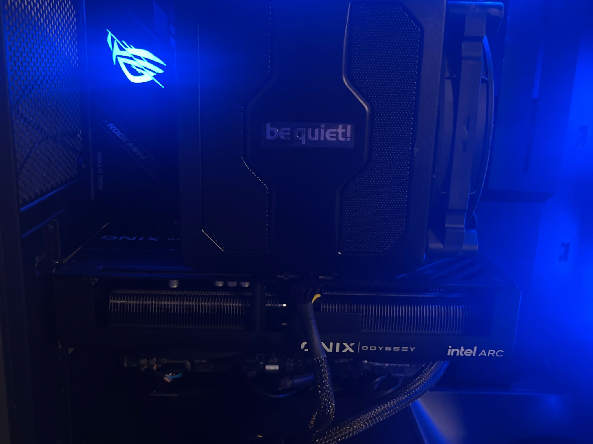 Strix B550,5700x3d,ARC b580