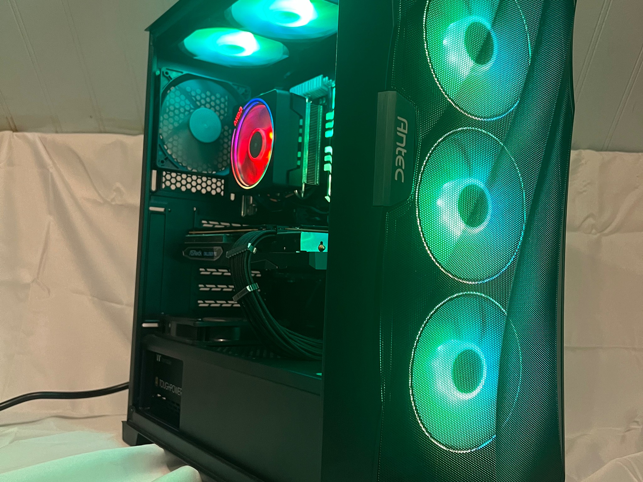 "The Dark Night" / Ryzen 7 3800XT, RX 6700XT, 1tb Gen4, 32gb ddr4 gaming pc with free keyboard