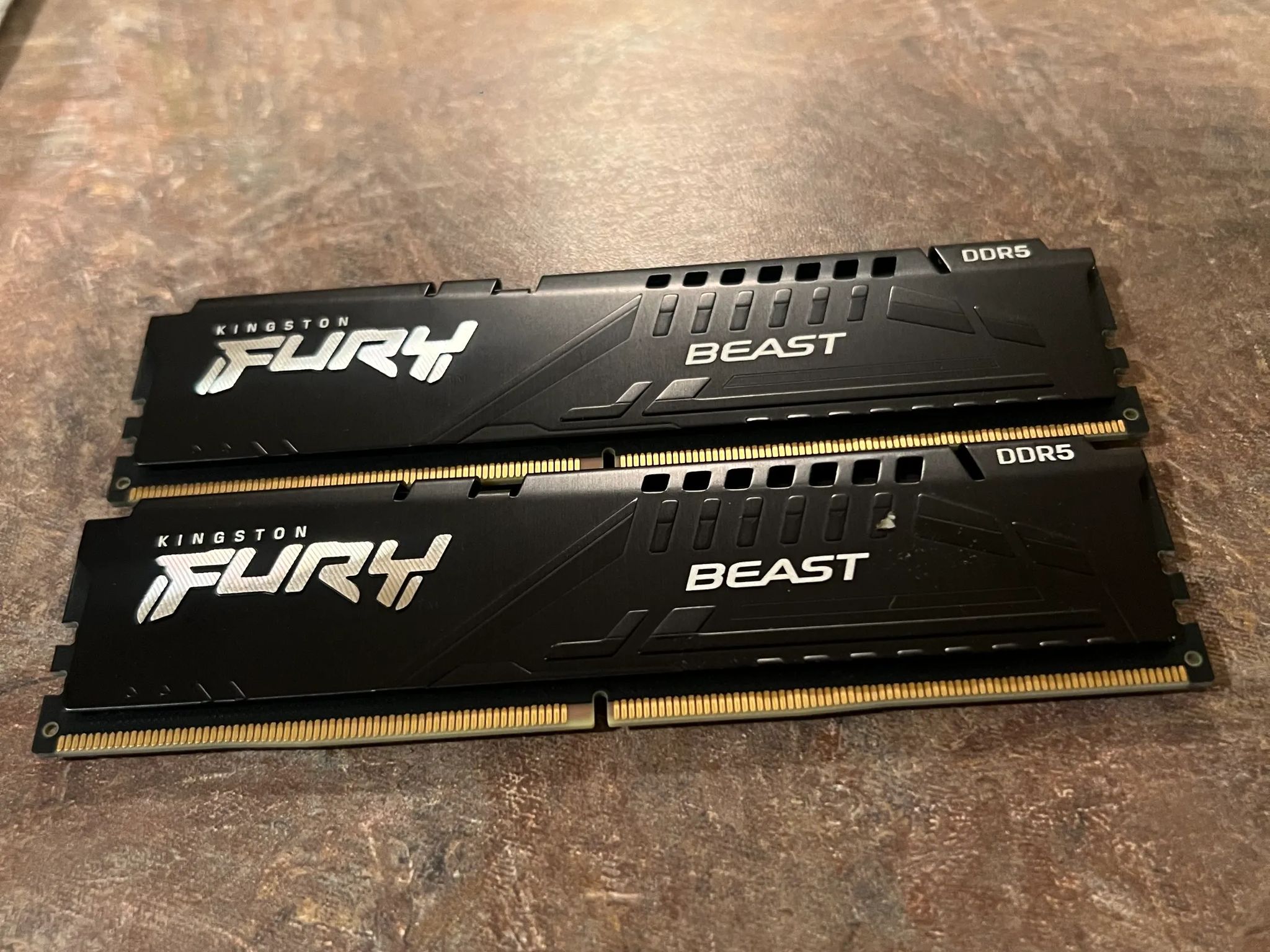 MSI Pro B760-p + Intel i5-14400f + 16 gb DDR5 Ram Kingston Fury Beast