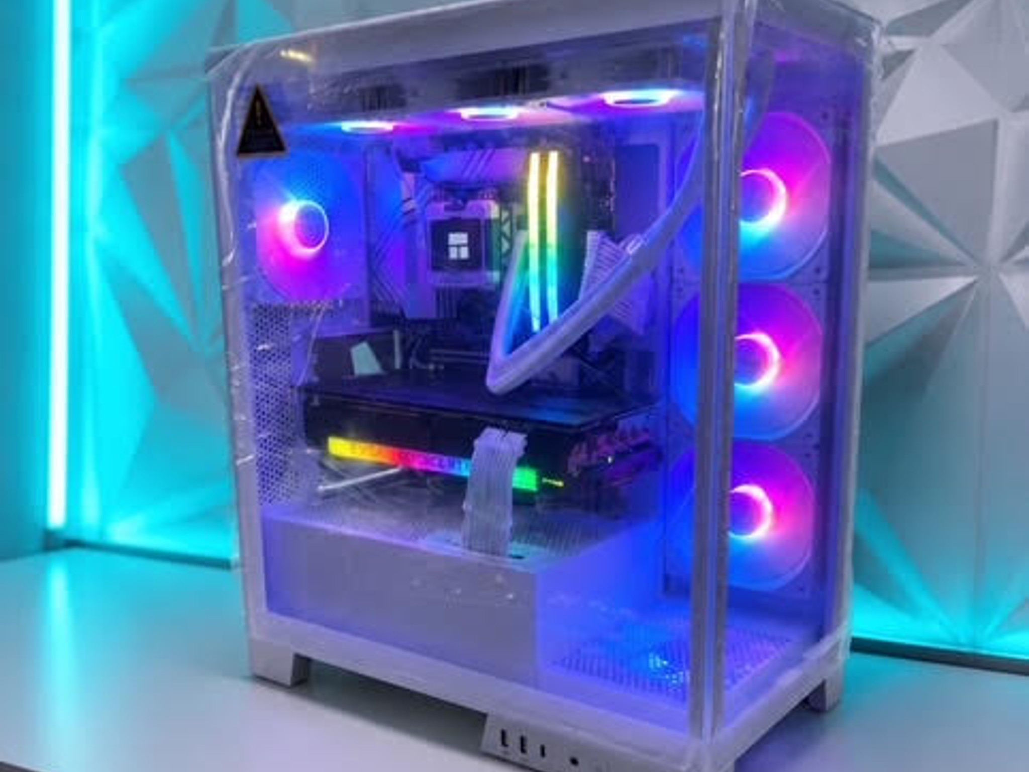 ⬜⬜GeForce RTX 3070 Custom Gaming PC - Core i5-12600K, 32GB DDR5 RAM, 500GB NVMe SSD