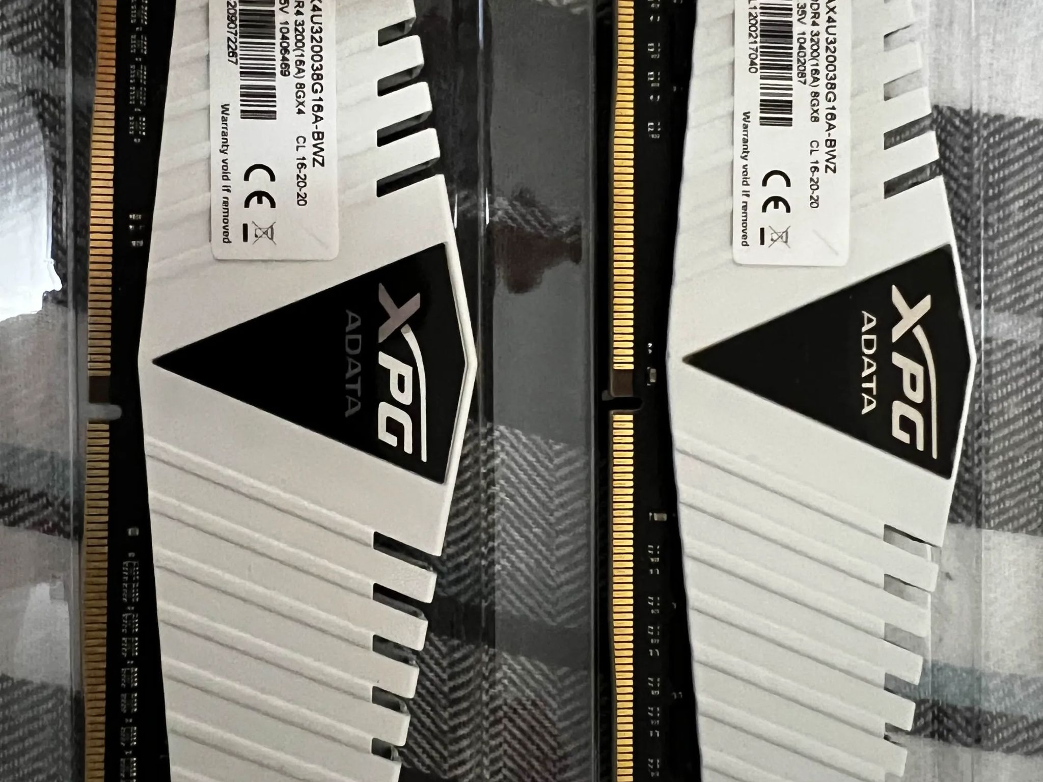 XPG ADATA Z1 16GB (2×8GB) DDR4 3200MHz Desktop Memory Stick Kits (White)