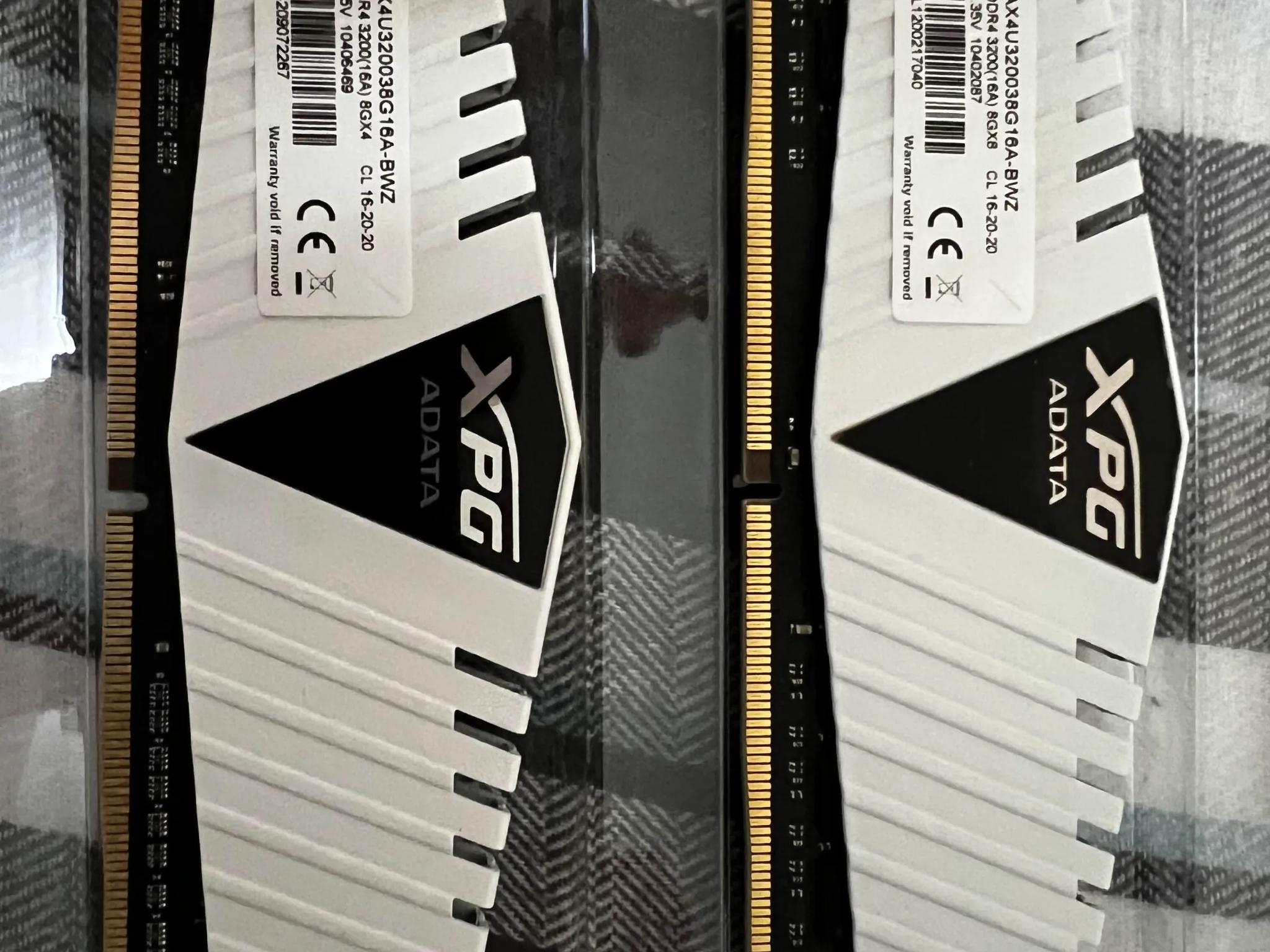 XPG ADATA Z1 16GB (2×8GB) DDR4 3200MHz Desktop Memory Stick Kits (White)