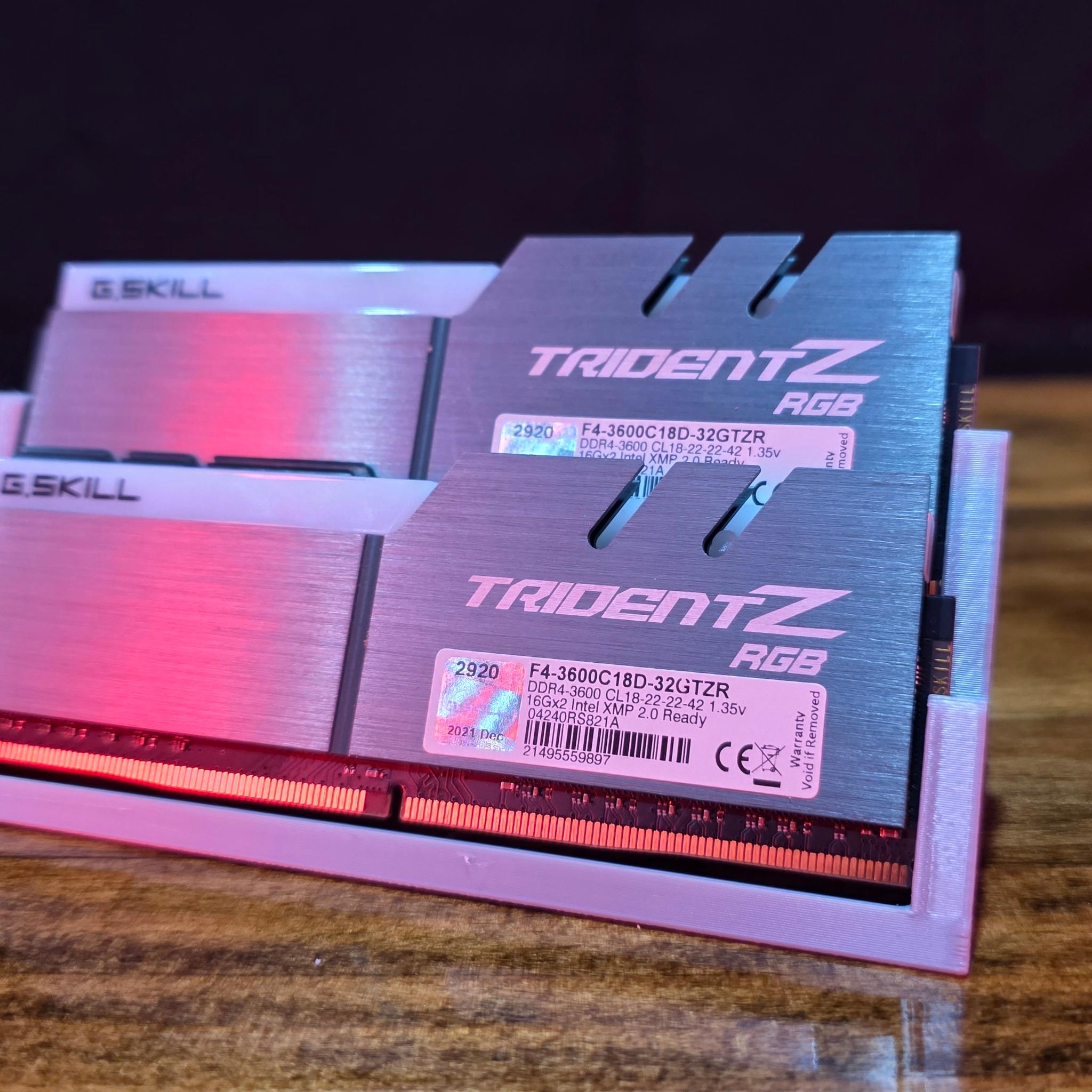 G.Skill Trident Z RGB (F4-3600C18D-32GTZR) DDR4 32GB