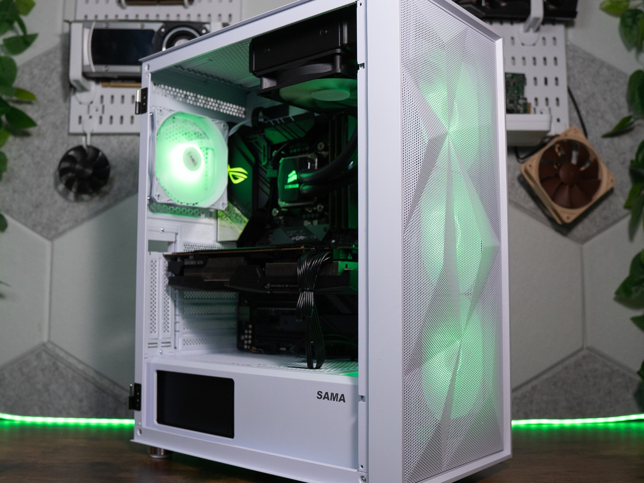 🌨🌨 | ASUS GTX 1080Ti 11GB | INTEL i7 8700 | 32GB DDR4 RAM | 1.5TB | Arctic Snow