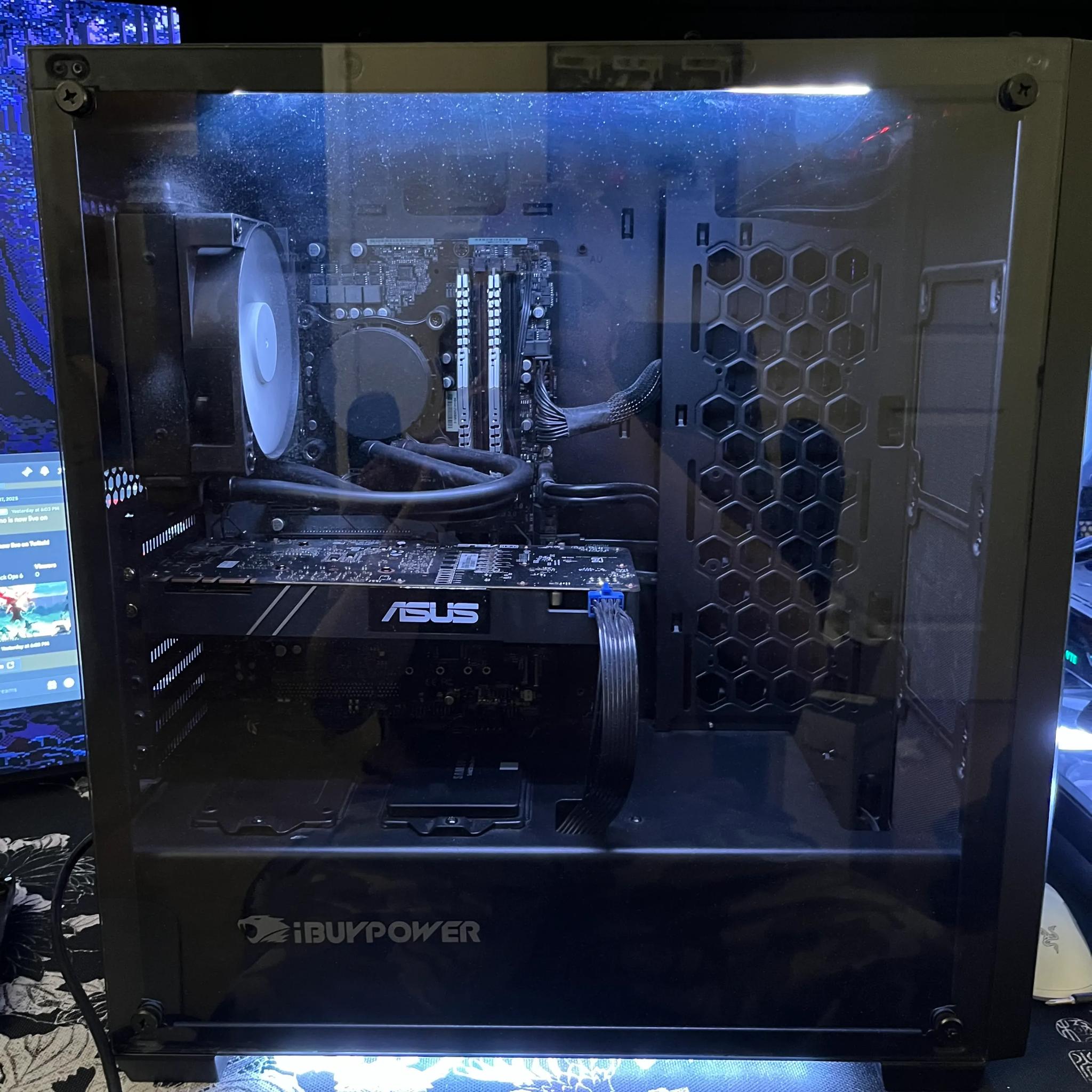 NVIDIA GeForce GTX 1080 // Intel i7-8700K // Liquid Cooled // 16 GB Ram // 1TB SSD