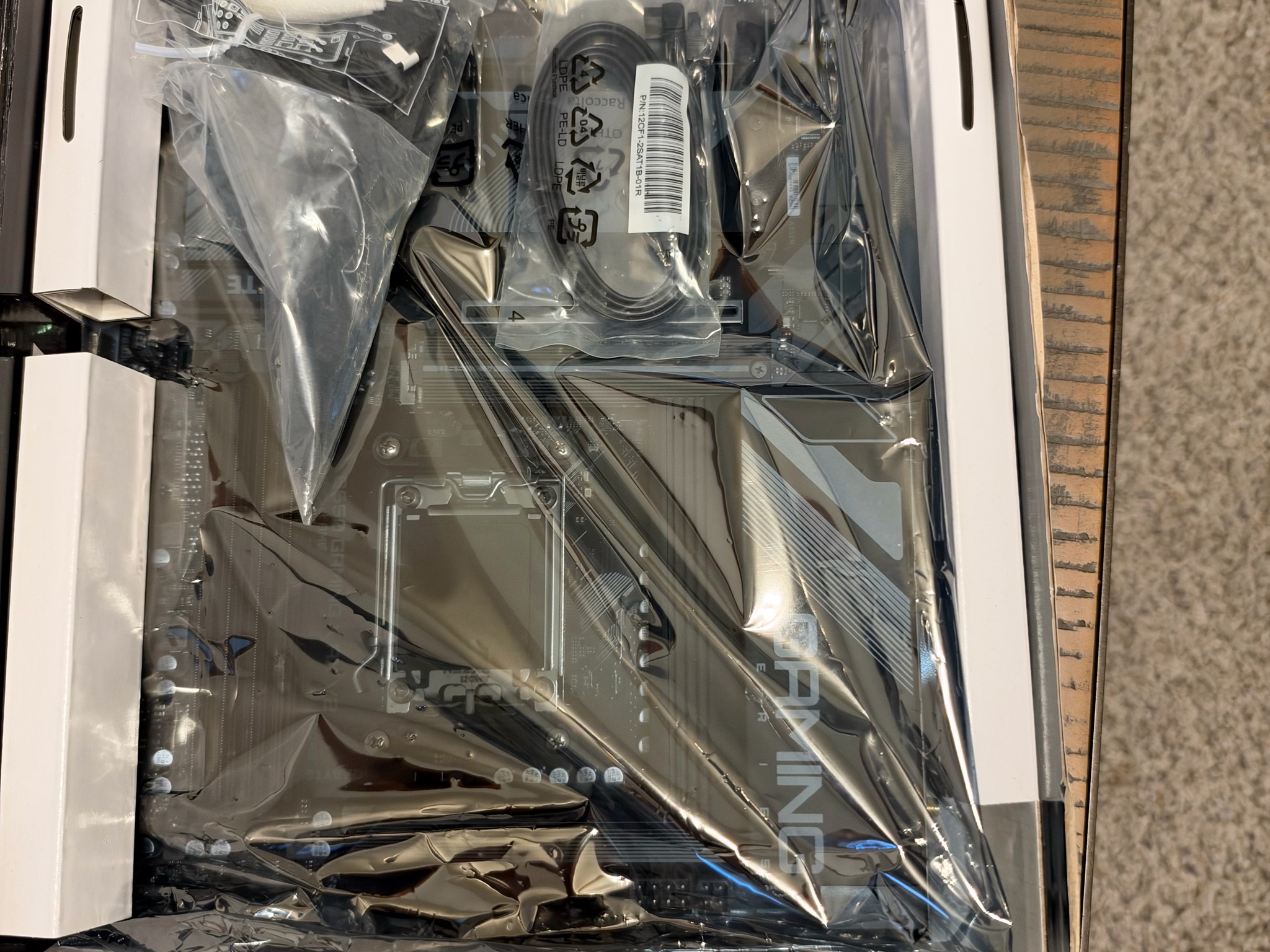 GIGABYTE B650 GAMING X AX V2