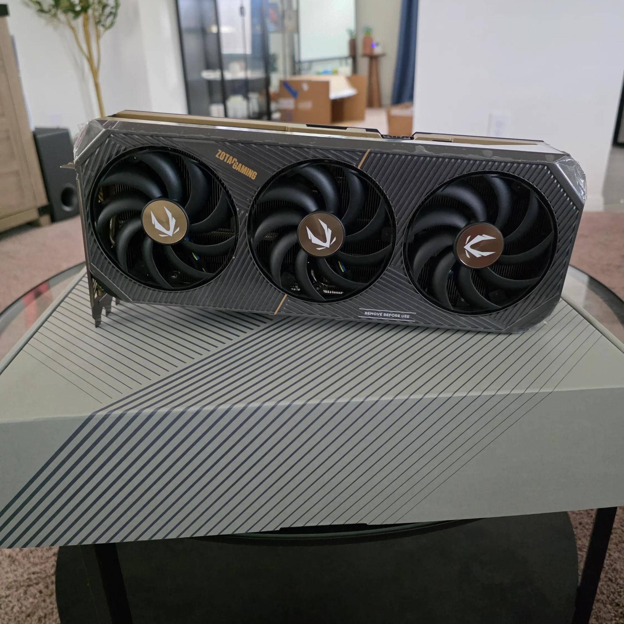 5090 Zotac Gaming Solid OC