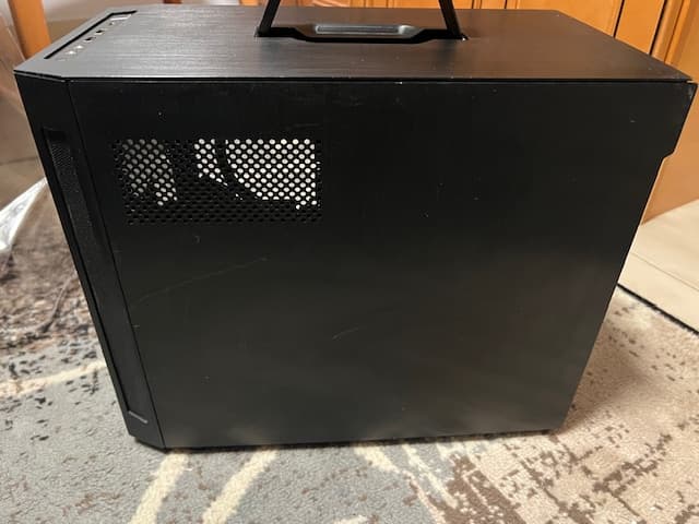 LIAN LI TU150 Aluminium Tempered glass Mini ITX Case Black + 850 Watt Lian Li SFX Power Supply Black