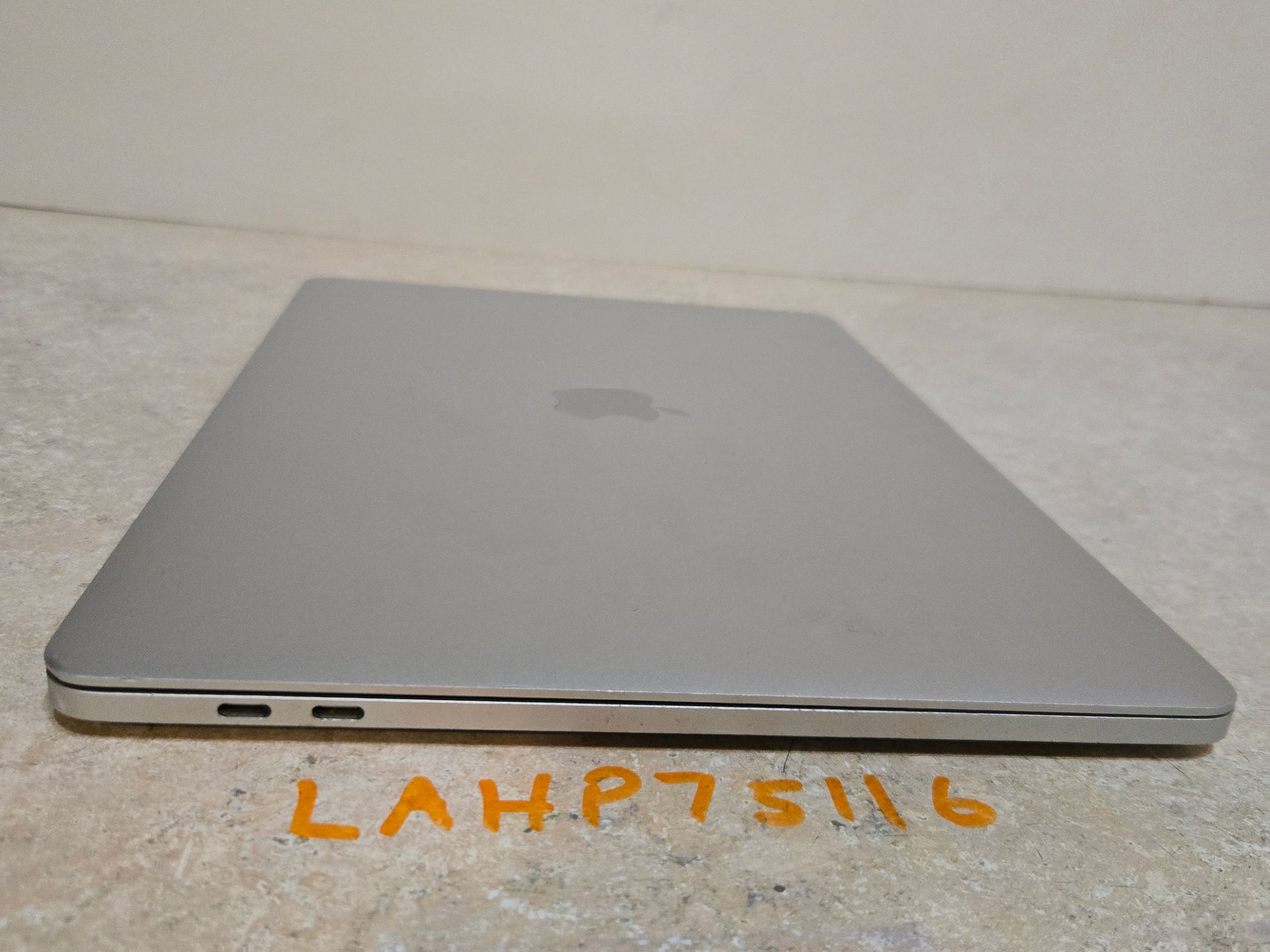 Apple Macbook Pro 13 inch Laptop - 2018 - 1TB - intel i7 - Model A1989