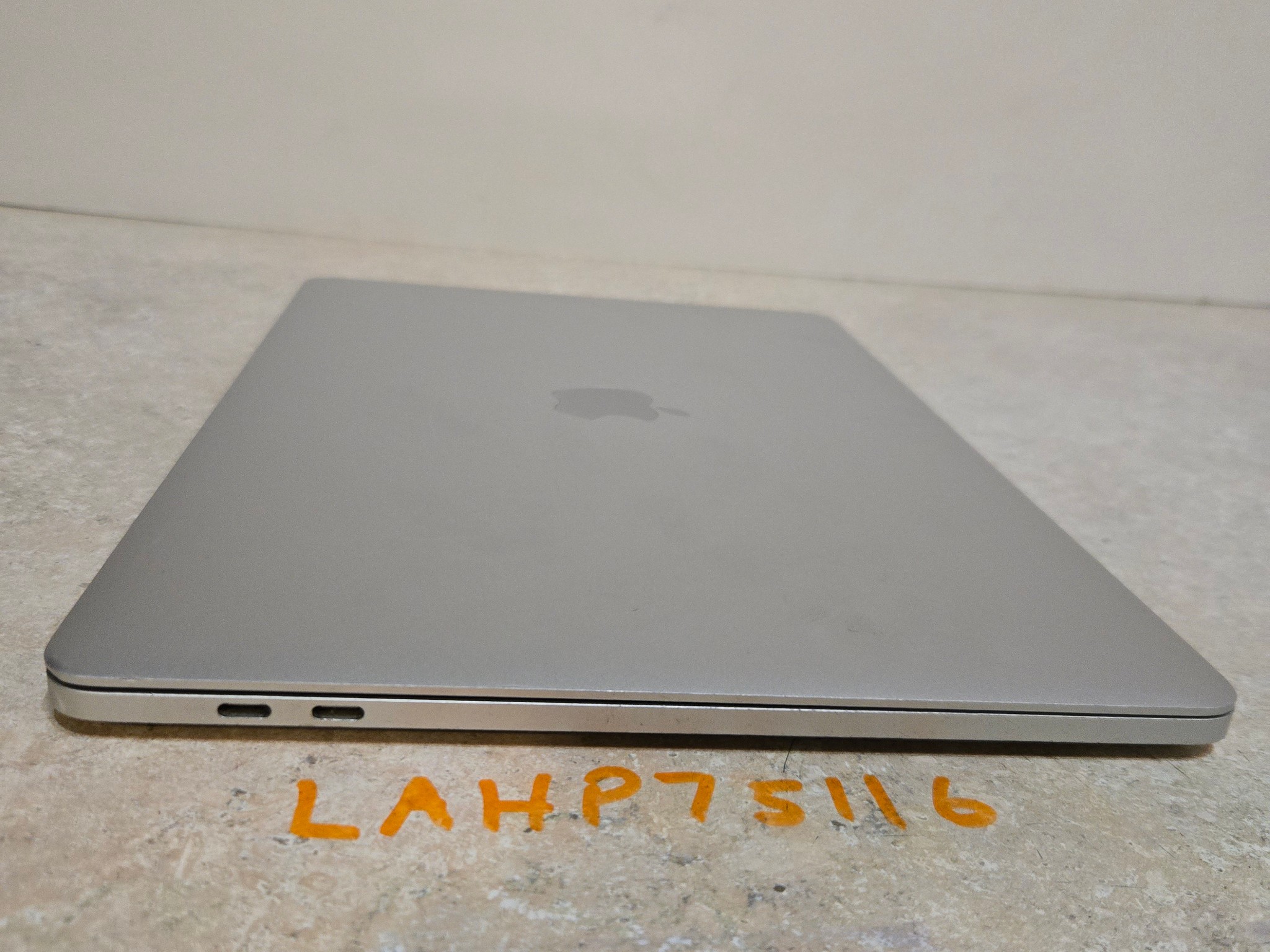 Apple Macbook Pro 13 inch Laptop - 2018 - 1TB - intel i7 - Model A1989