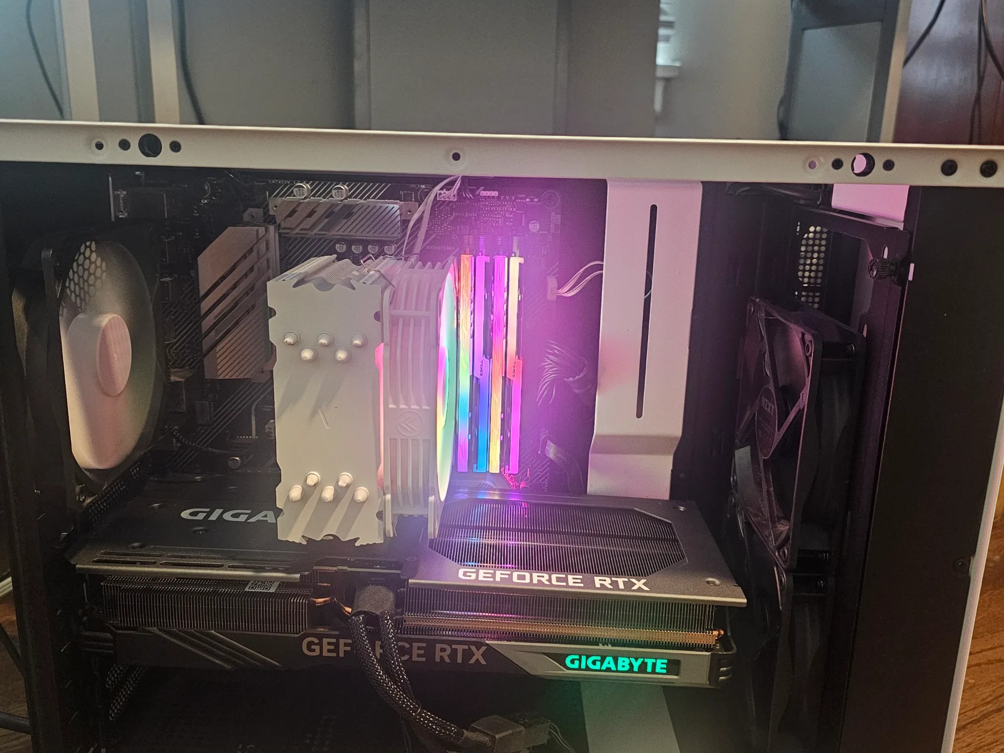 RTX 4070 Ti | Ryzen 5 5600x | 32GB RAM | 1TB NVME+ 2TB HDD | Windows 11 Pro