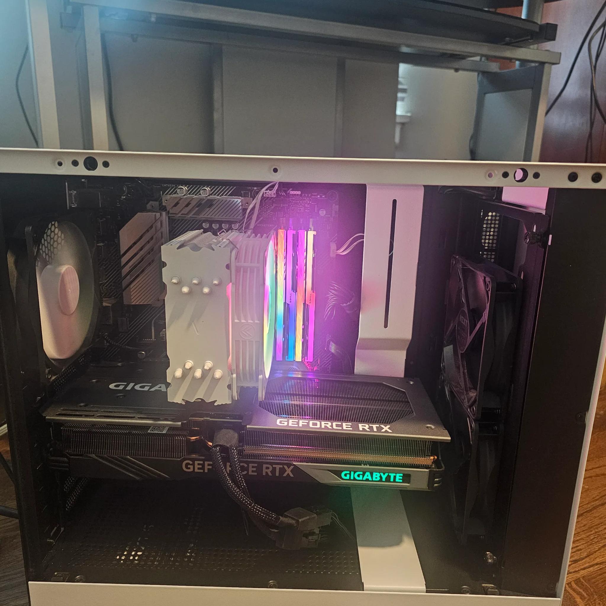 RTX 4070 Ti | Ryzen 5 5600x | 32GB RAM | 1TB NVME+ 2TB HDD | Windows 11 Pro