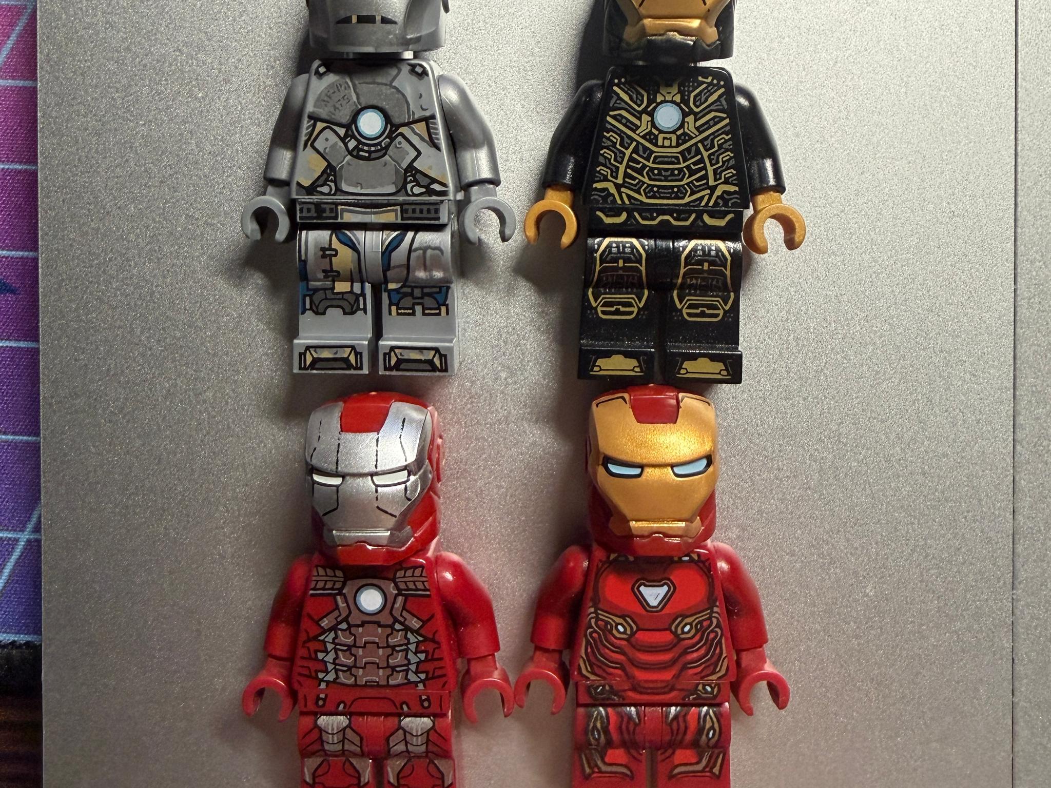 LEGO Iron Man Hall of Armor 76125 Minifigures (Mark 1, 5, 41, 50) (Extra Set 1)