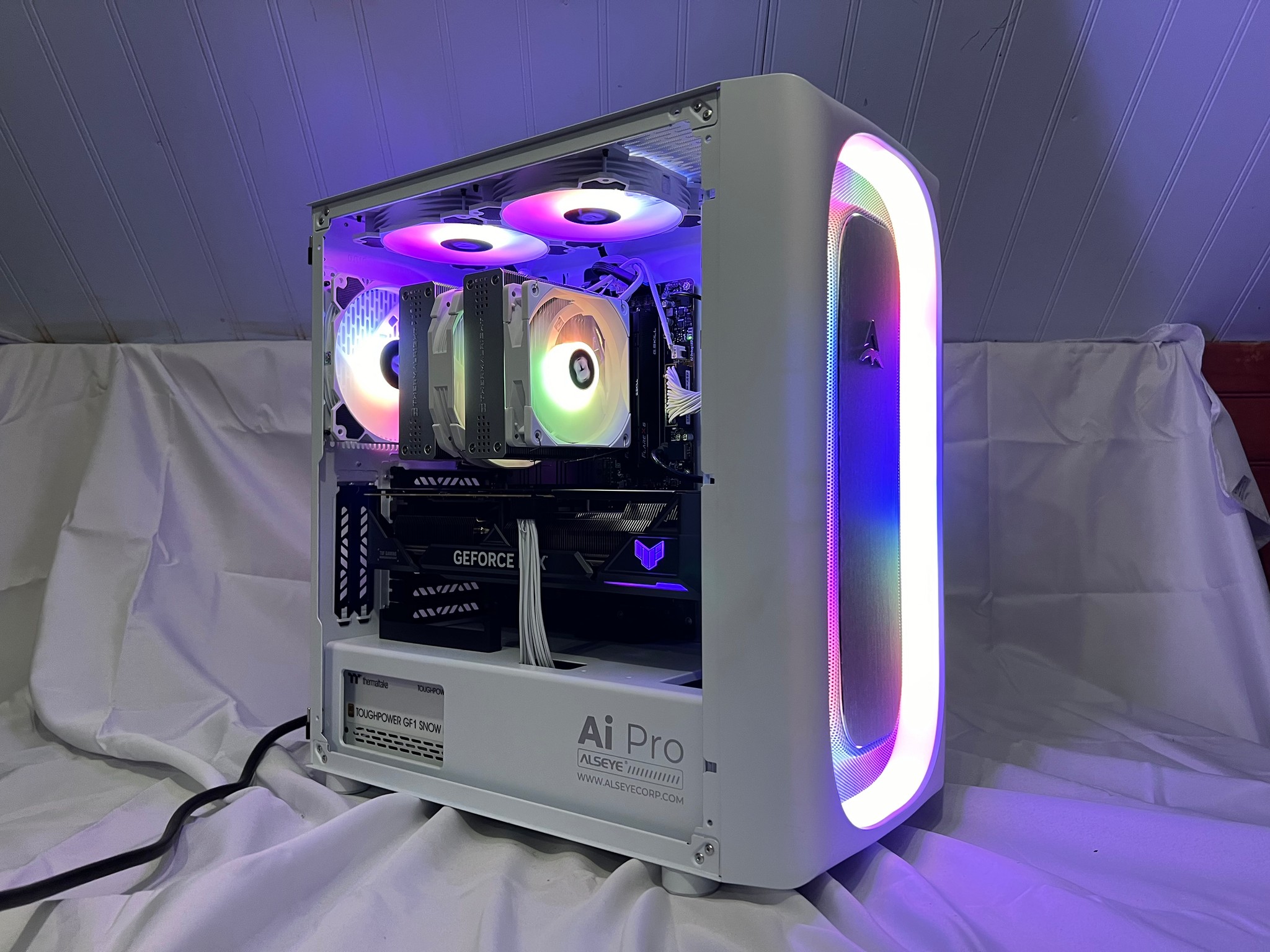 "The Star Stealer" / Ryzen 7 7800x3d, TUF RTX 4080 OC, 5Tb, 32gb ddr5 gaming pc with evga keyboard