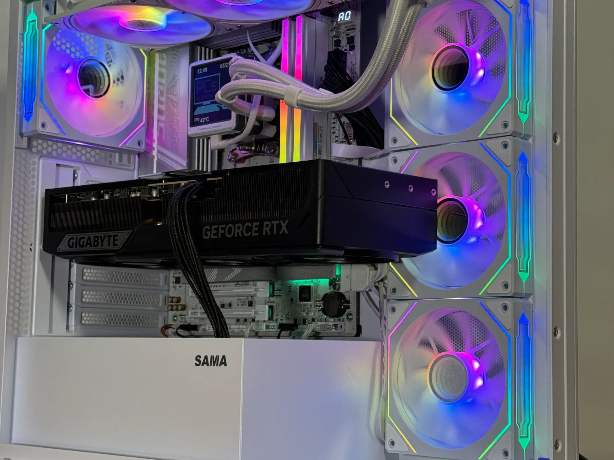 RTX 5090 Ryzen 7 9800X3D Gaming PC