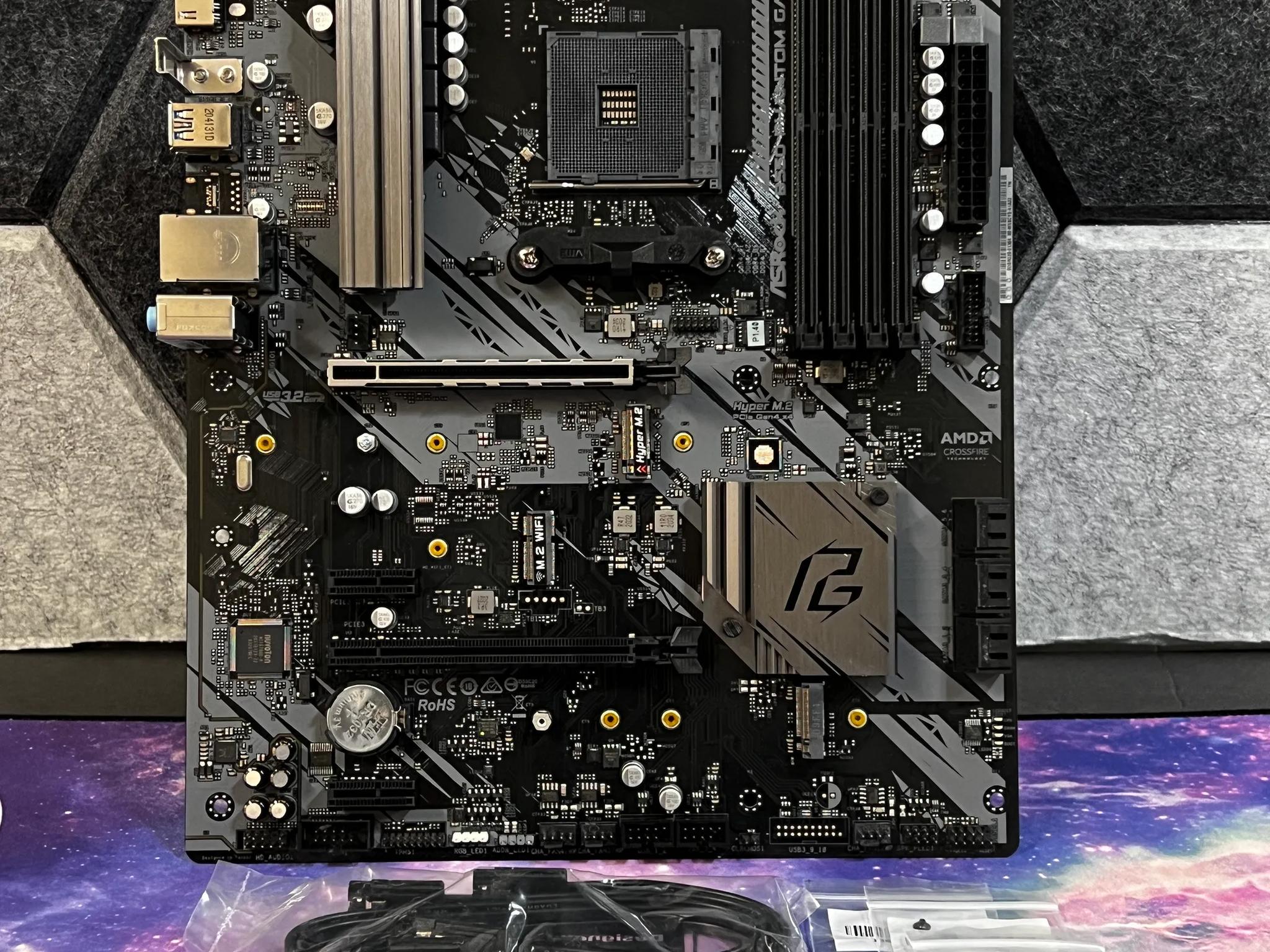 ASRock B550 Phantom Gaming 4 ATX AM4 Motherboard
