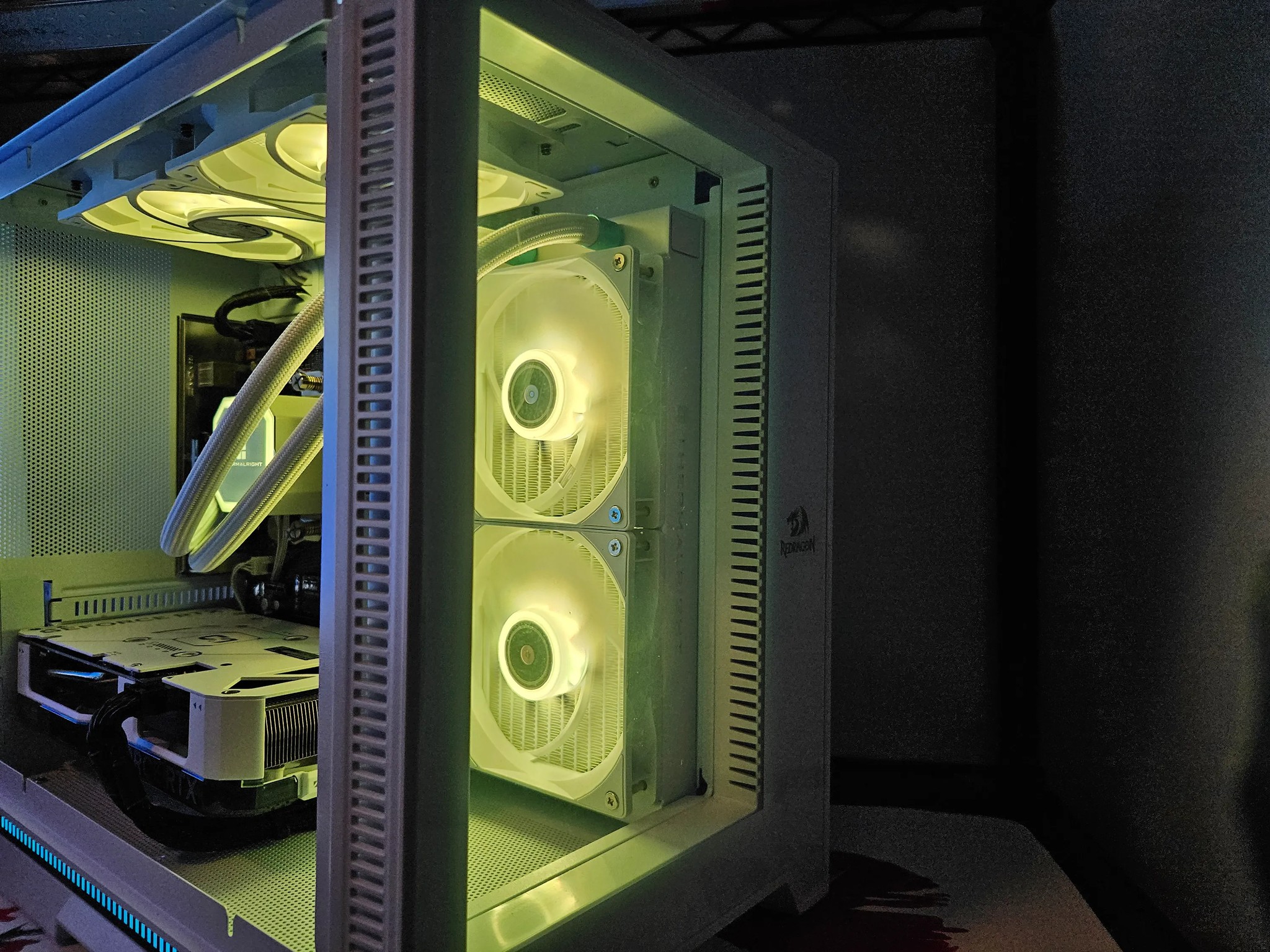 Liquid cooled Artic Rig Ryzen 5 5500 / 32GB DDR4 / 1TB / RTX 4060 8GB