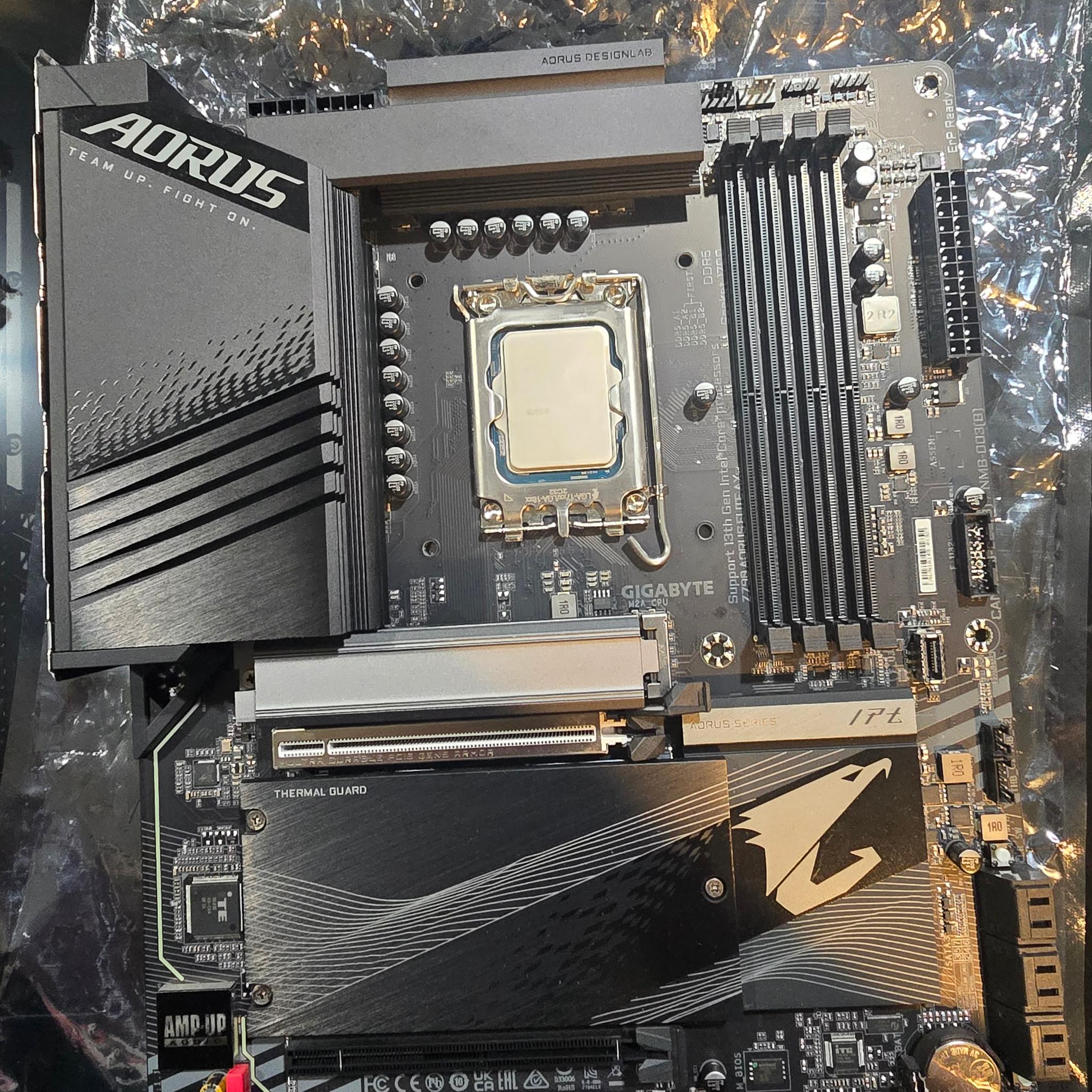 Intel i9-12900K + Gigabyte Z790 AORUS Elite AX Combo