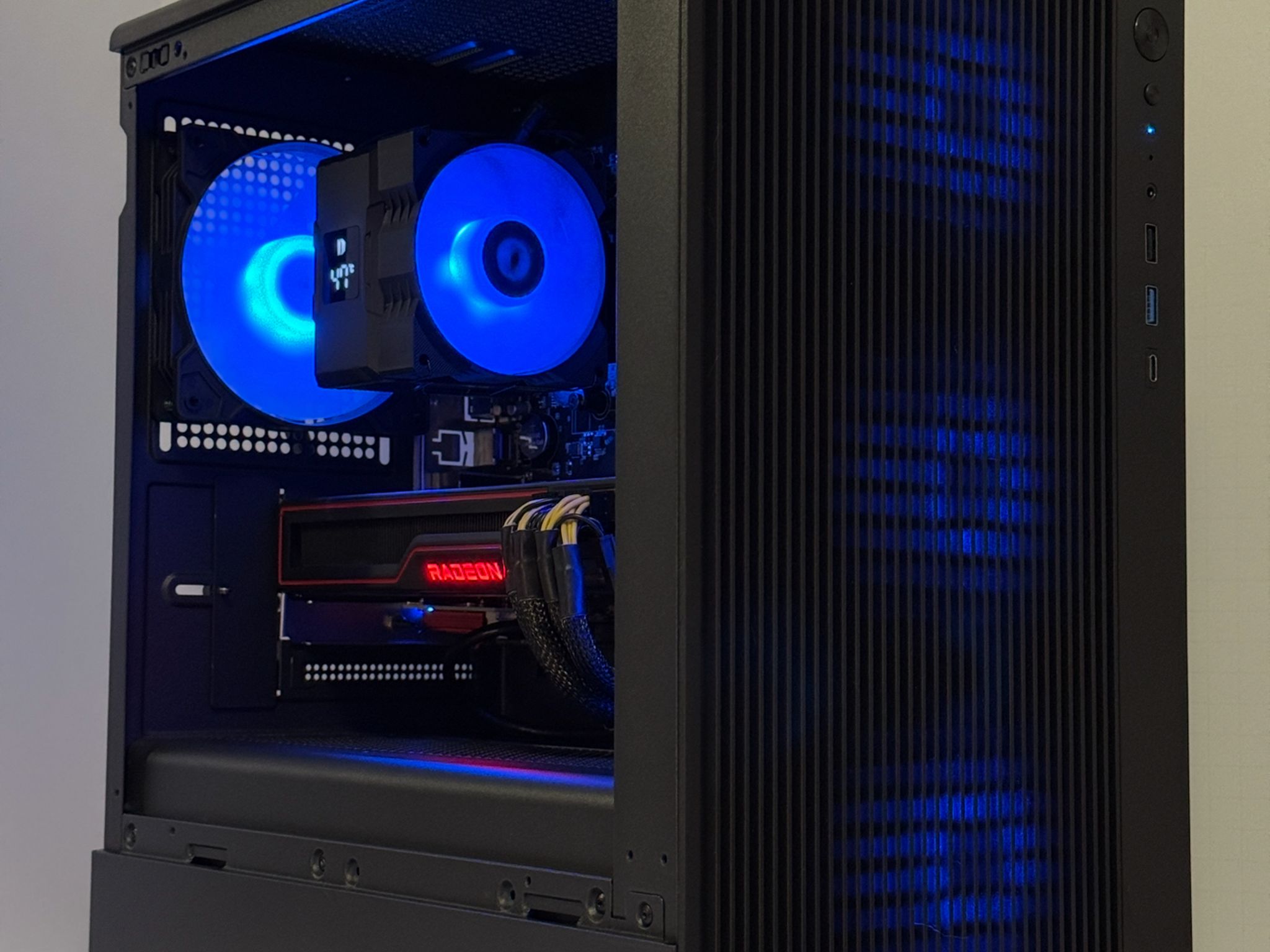 🥷MIDNIGHT TITAN🥷 1440p | RX 6700XT 12GB | RYZEN 5 5600 | 1TB M.2 | 16GB DDR4 3200MHZ