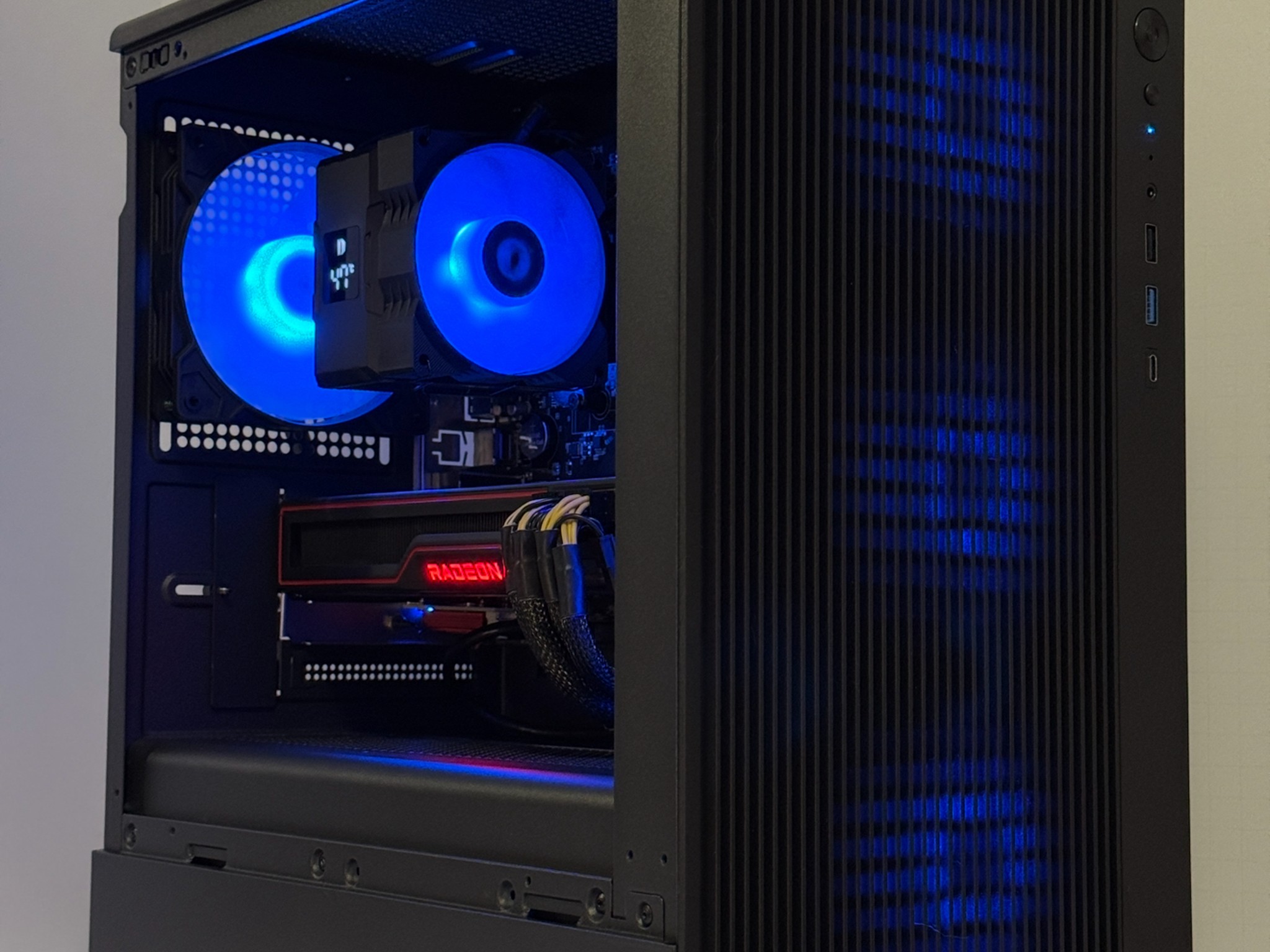 🥷MIDNIGHT TITAN🥷 1440p | RX 6700XT 12GB | RYZEN 5 5600 | 1TB M.2 | 16GB DDR4 3200MHZ