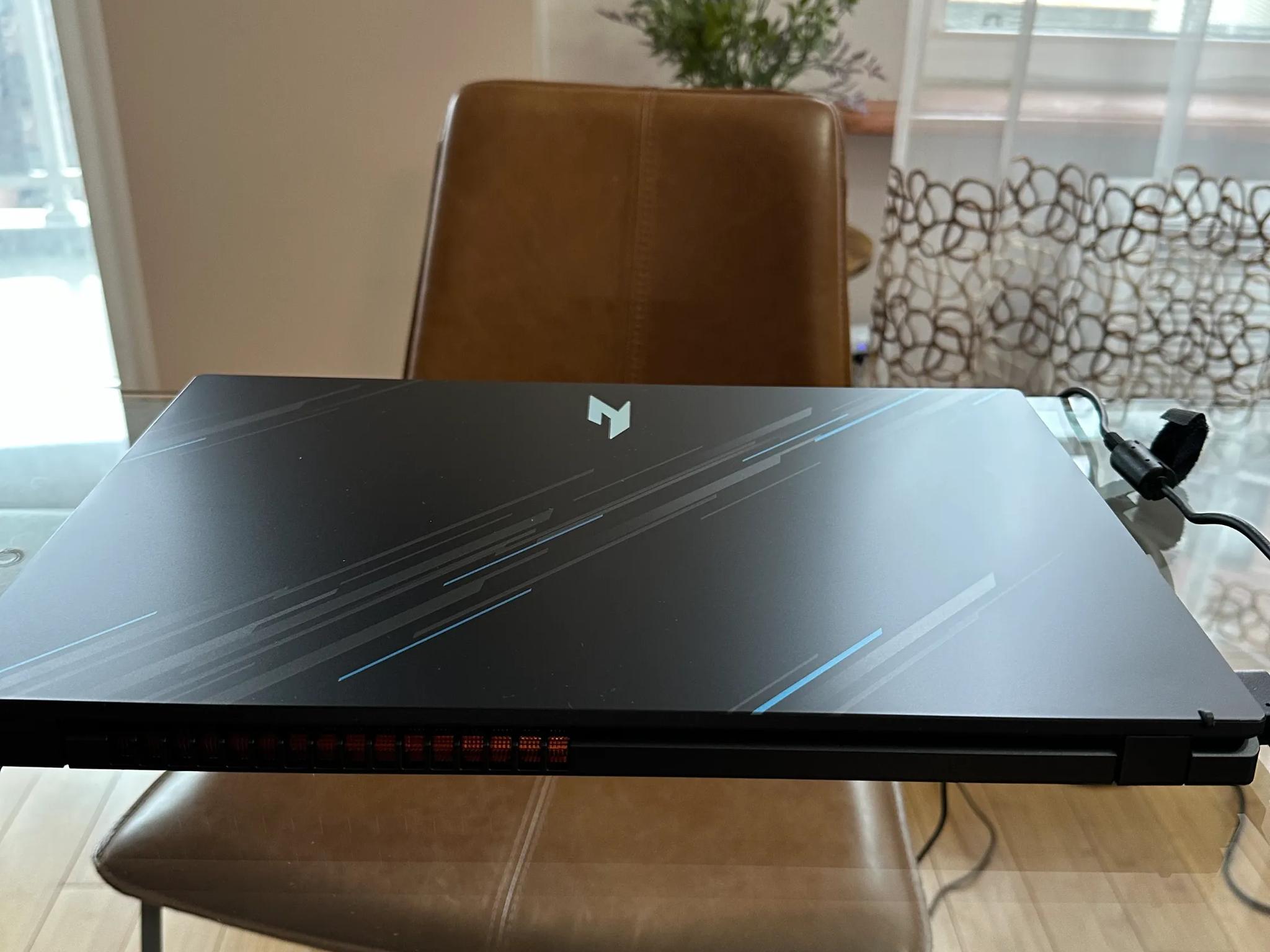 LIKE NEW Acer Nitro V 15.6" i5 13th RTX 3050