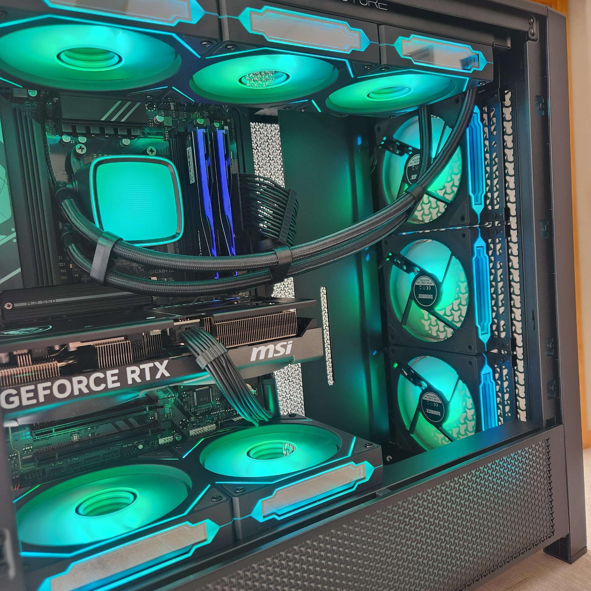 🍀RTX 5070 | Ryzen 7 7700X | 32GB DDR5 | 2TB NVMe | WiFi | Windows 11