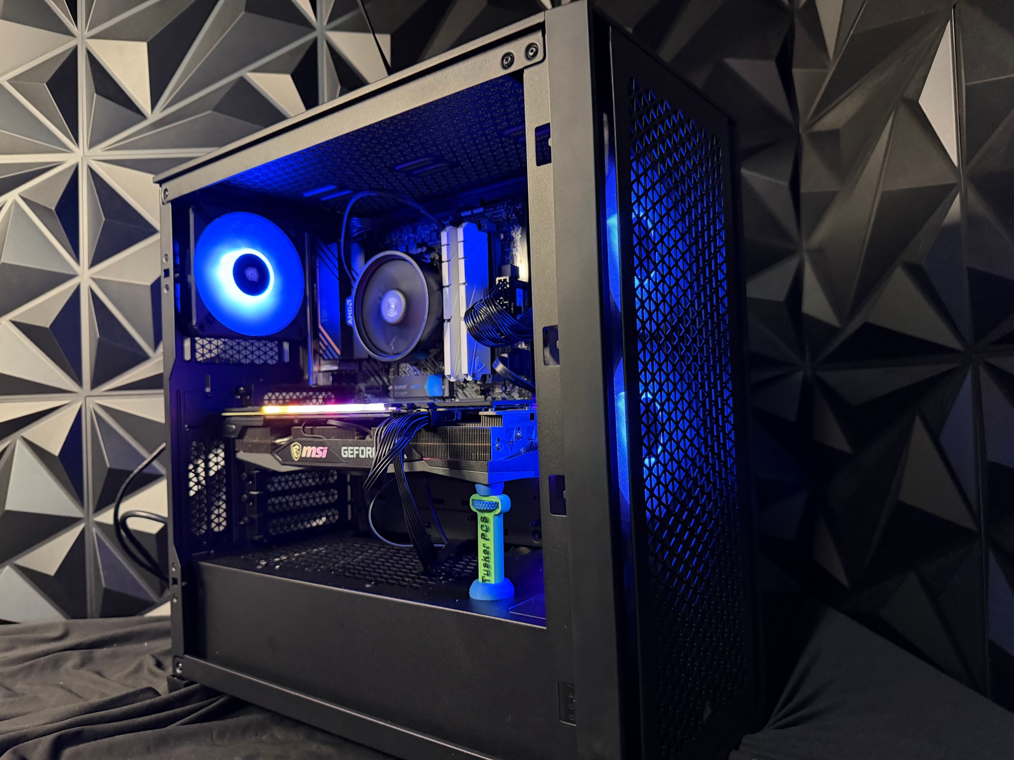 ⚡🖤 The Dark & Stormy 🌩️💨 Ryzen 5 5500| RTX 3070| 32 GB DDR4| 1 TB NVMe