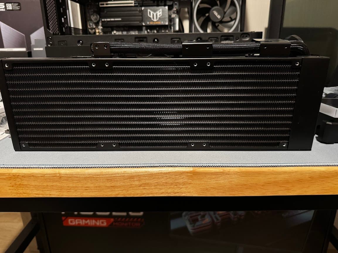 Used in Demo - Well Tested, Works Perfectly: Lian Li Hydroshift II LCD-S 360N