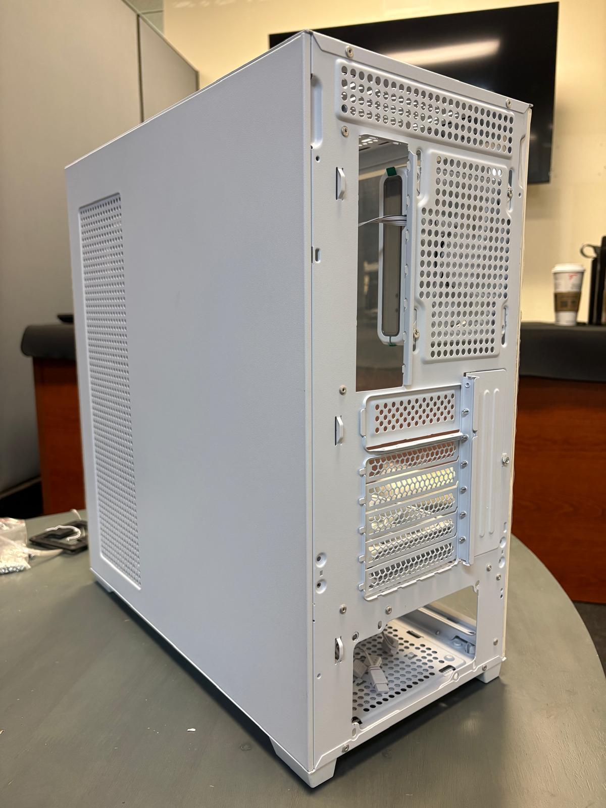 NEW - White Compact Dual-Chamber Mid Tower Airflow Case with Tempered Glass